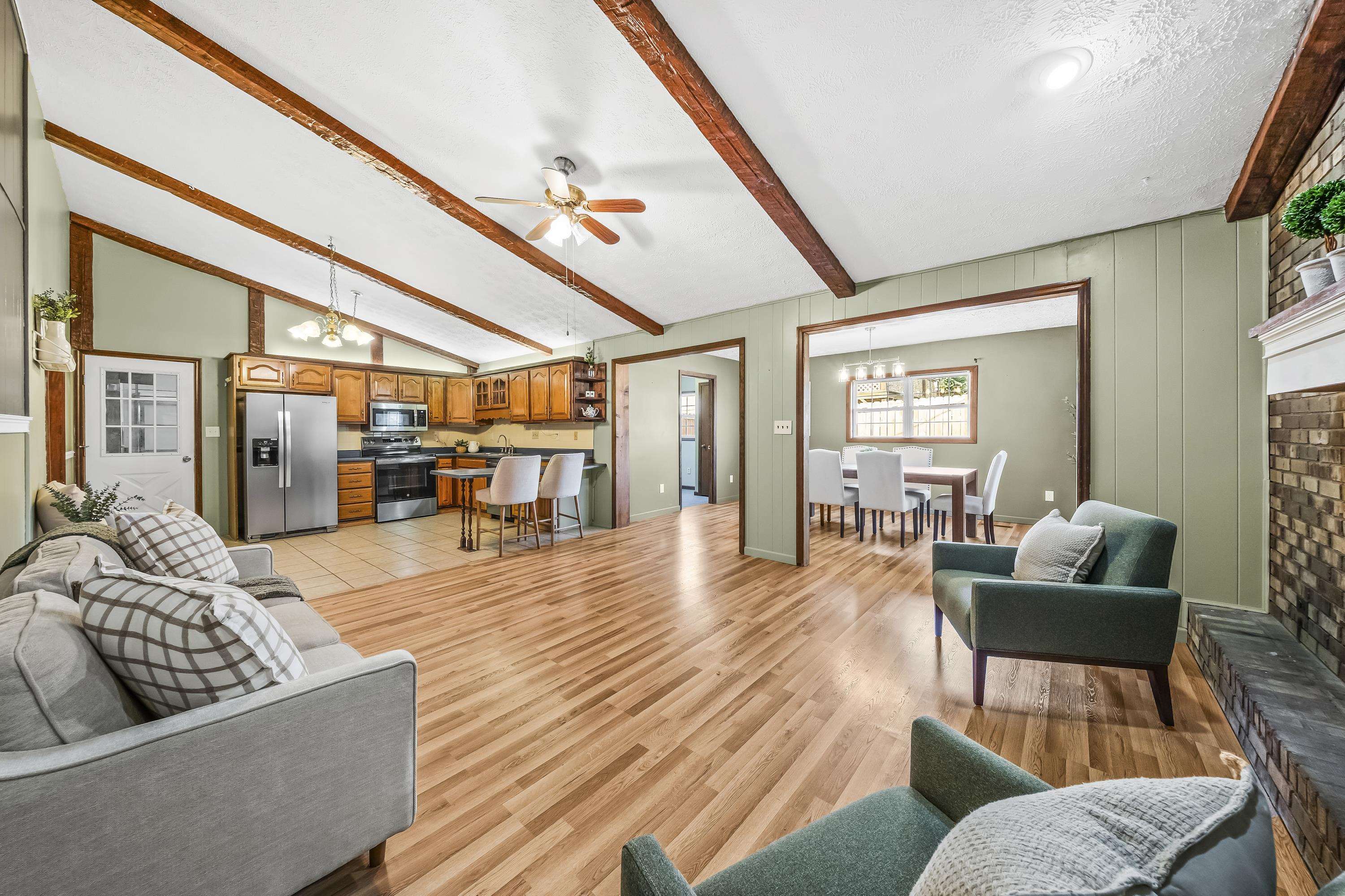 1411 S Calumet Drive