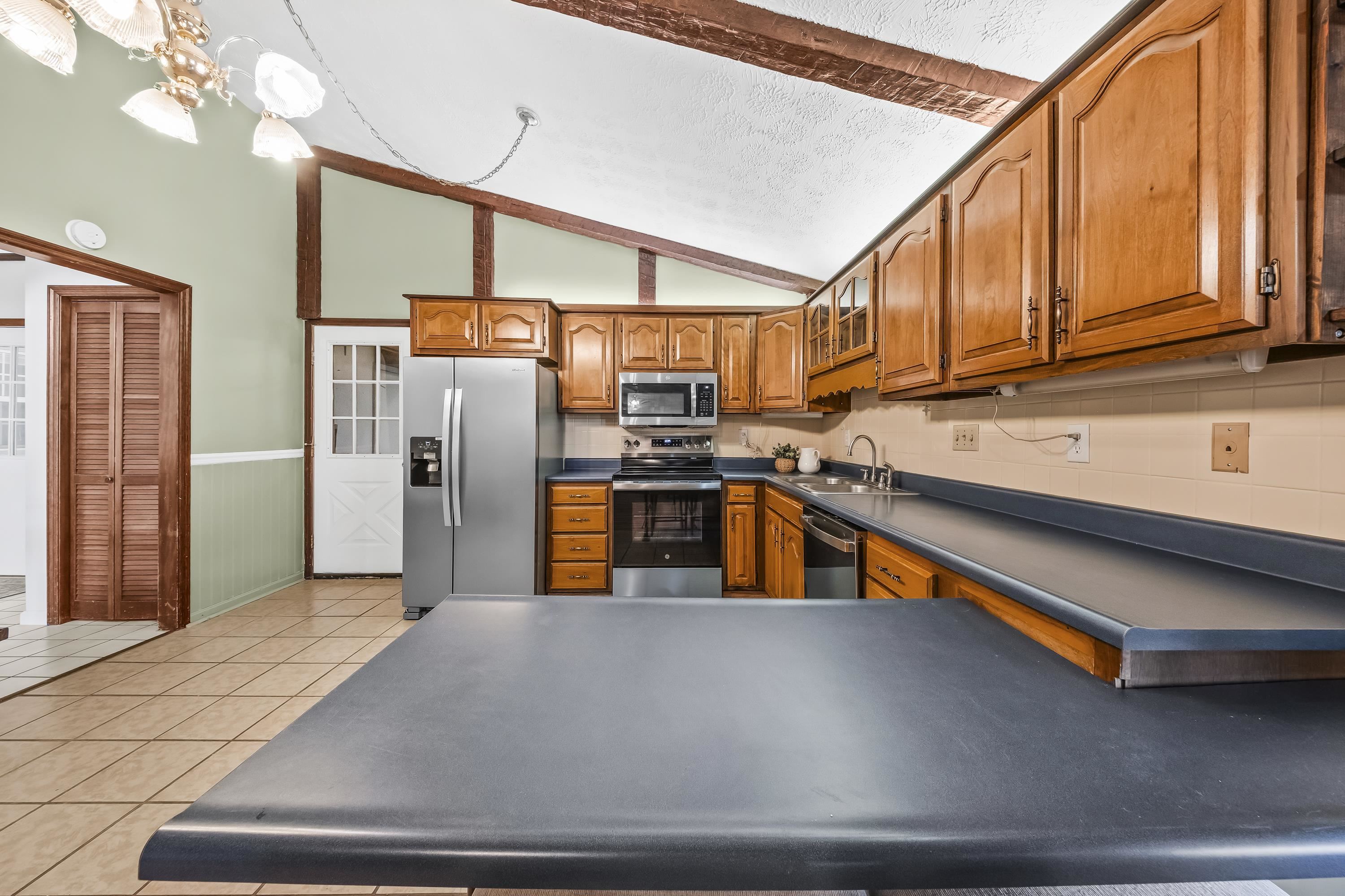 1411 S Calumet Drive