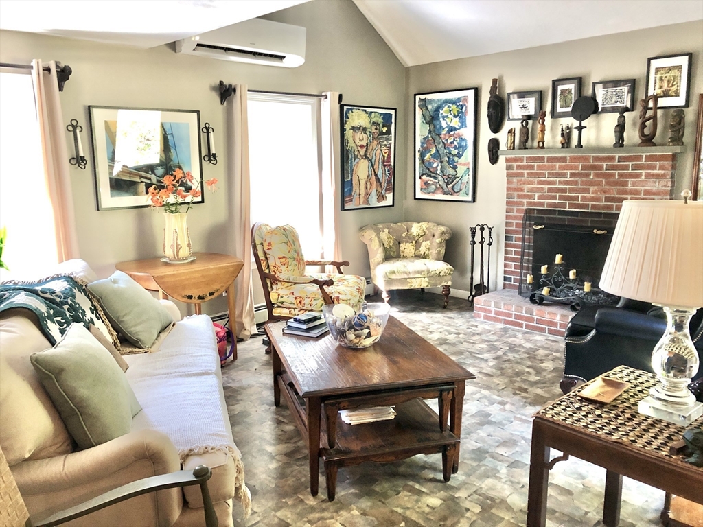 13 Yvonne Cir