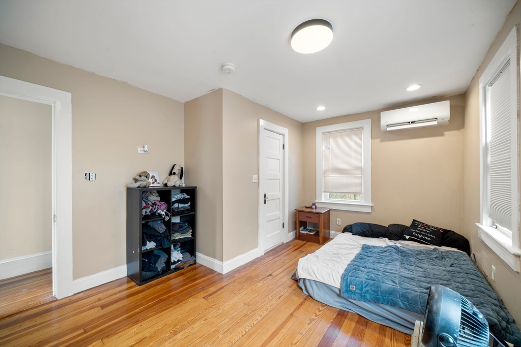 11 S Cherry St