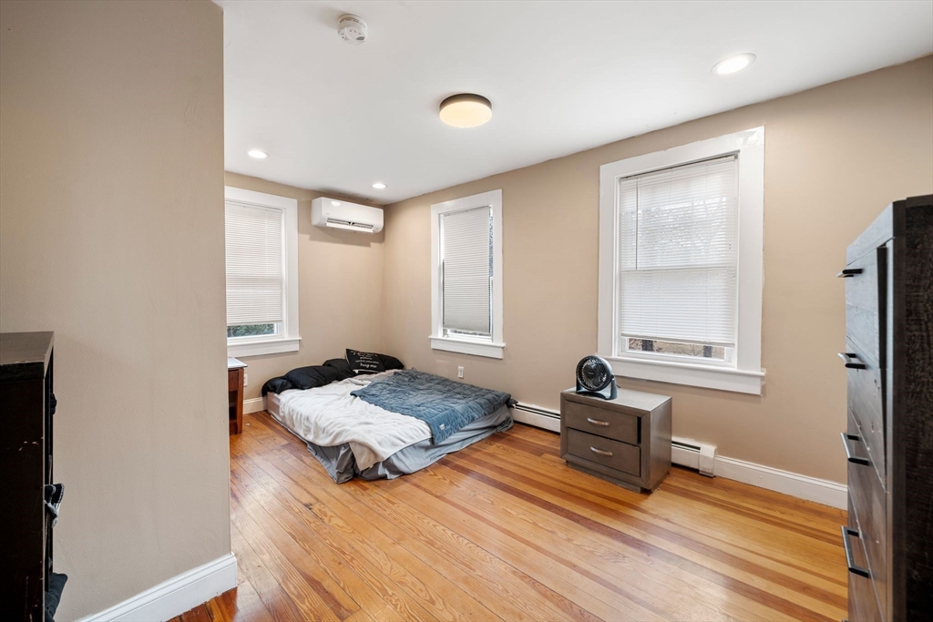 11 S Cherry St