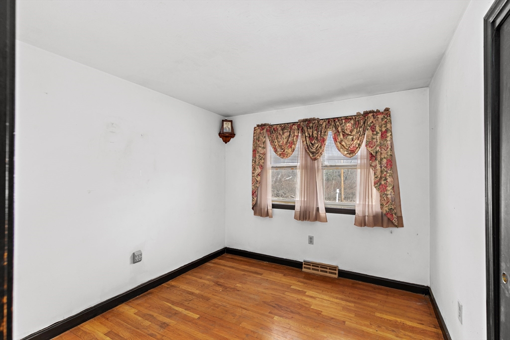 11 Winnetuxet Rd