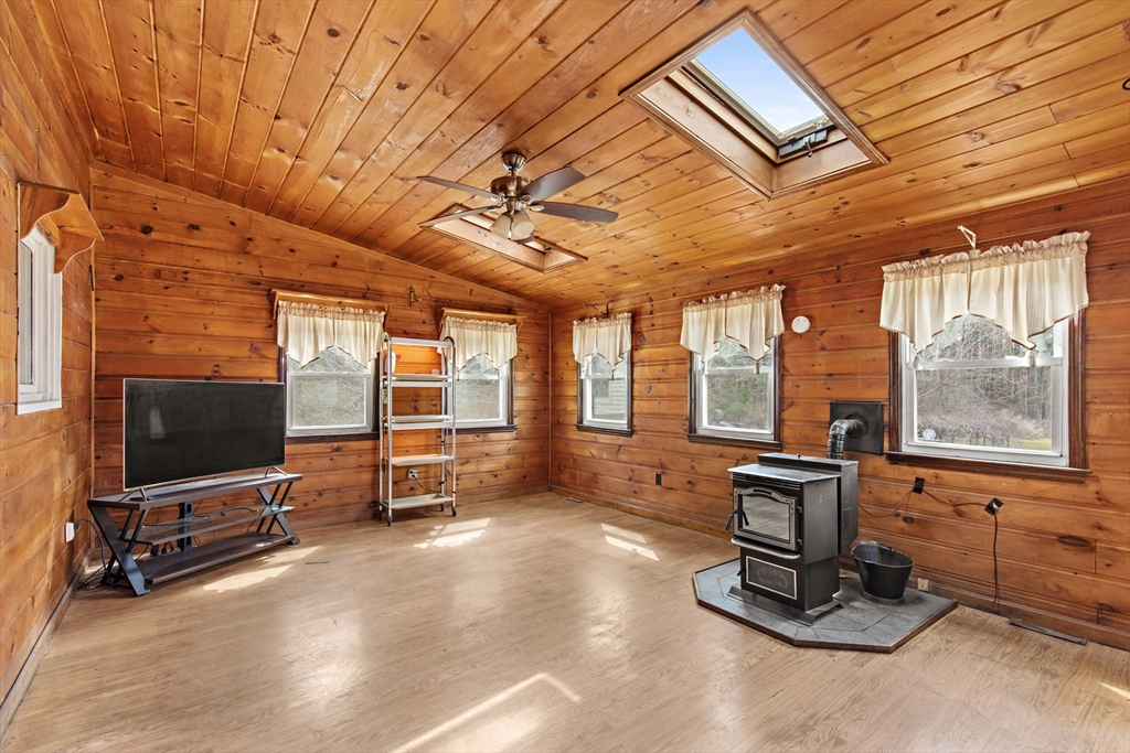 11 Winnetuxet Rd