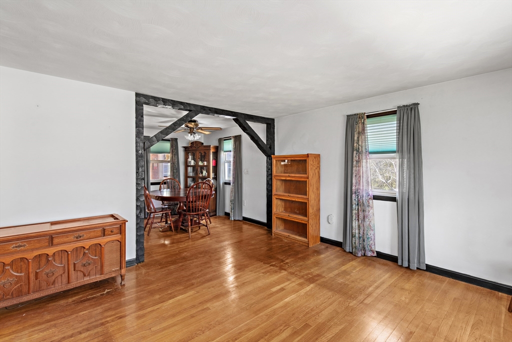 11 Winnetuxet Rd