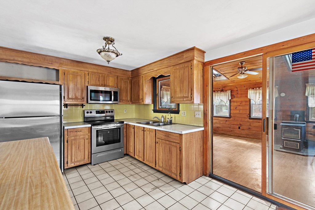 11 Winnetuxet Rd