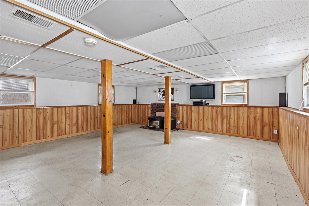 11 Winnetuxet Rd