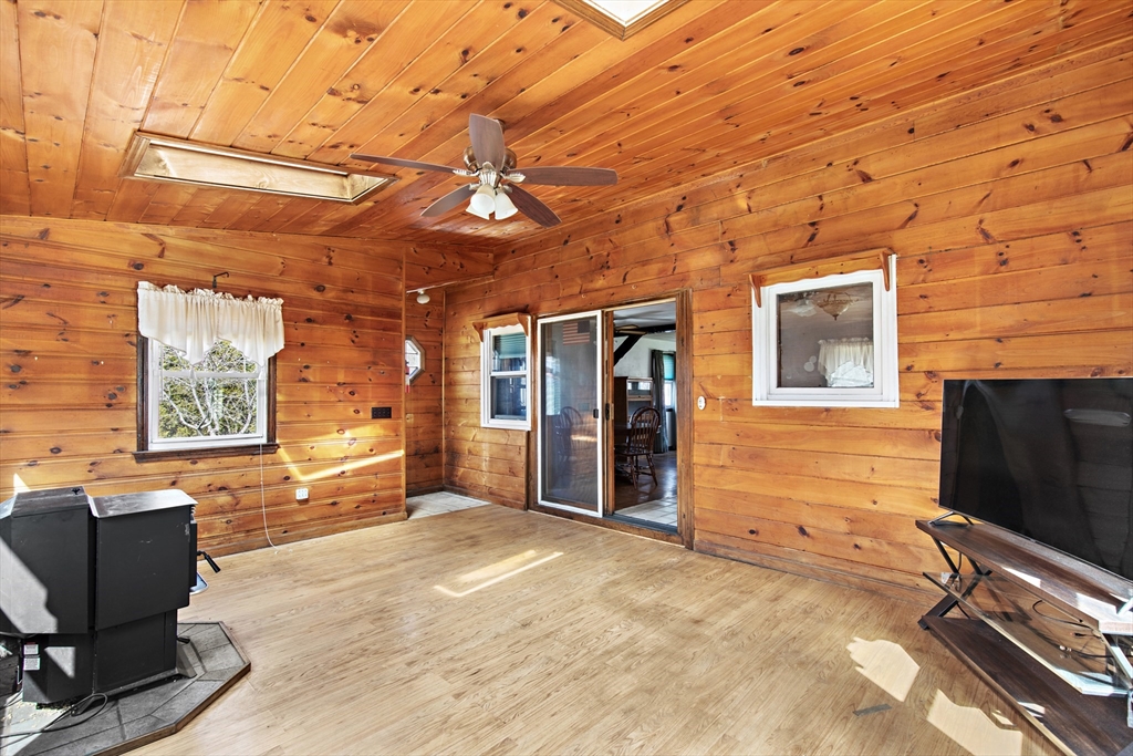 11 Winnetuxet Rd