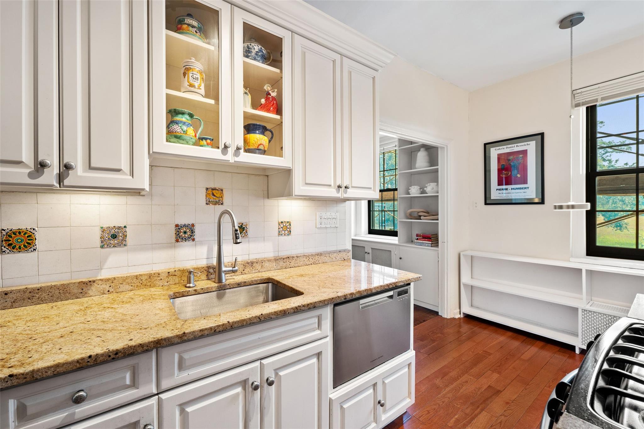 14 N Chatsworth Avenue Unit: 2M