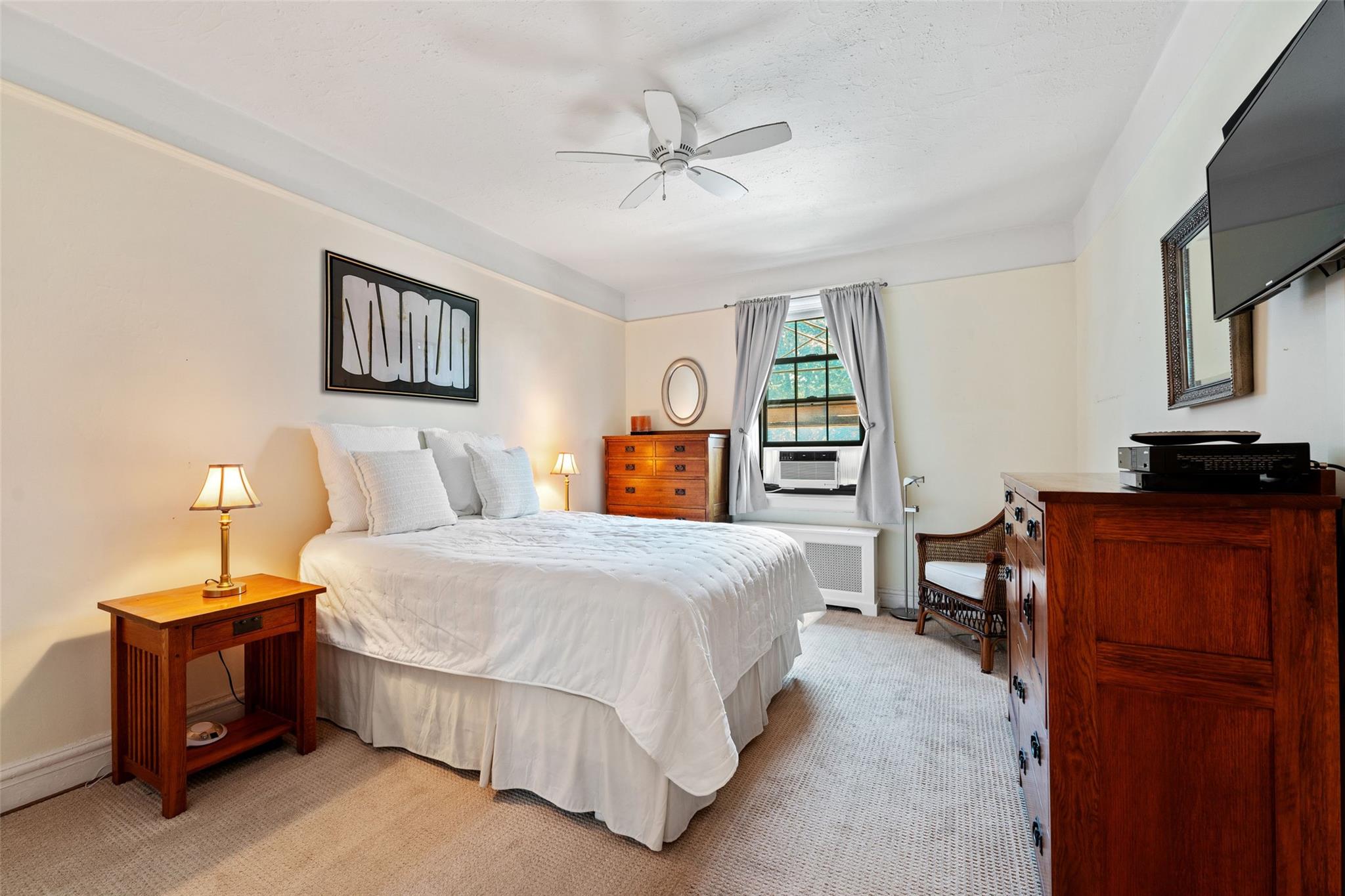 14 N Chatsworth Avenue Unit: 2M