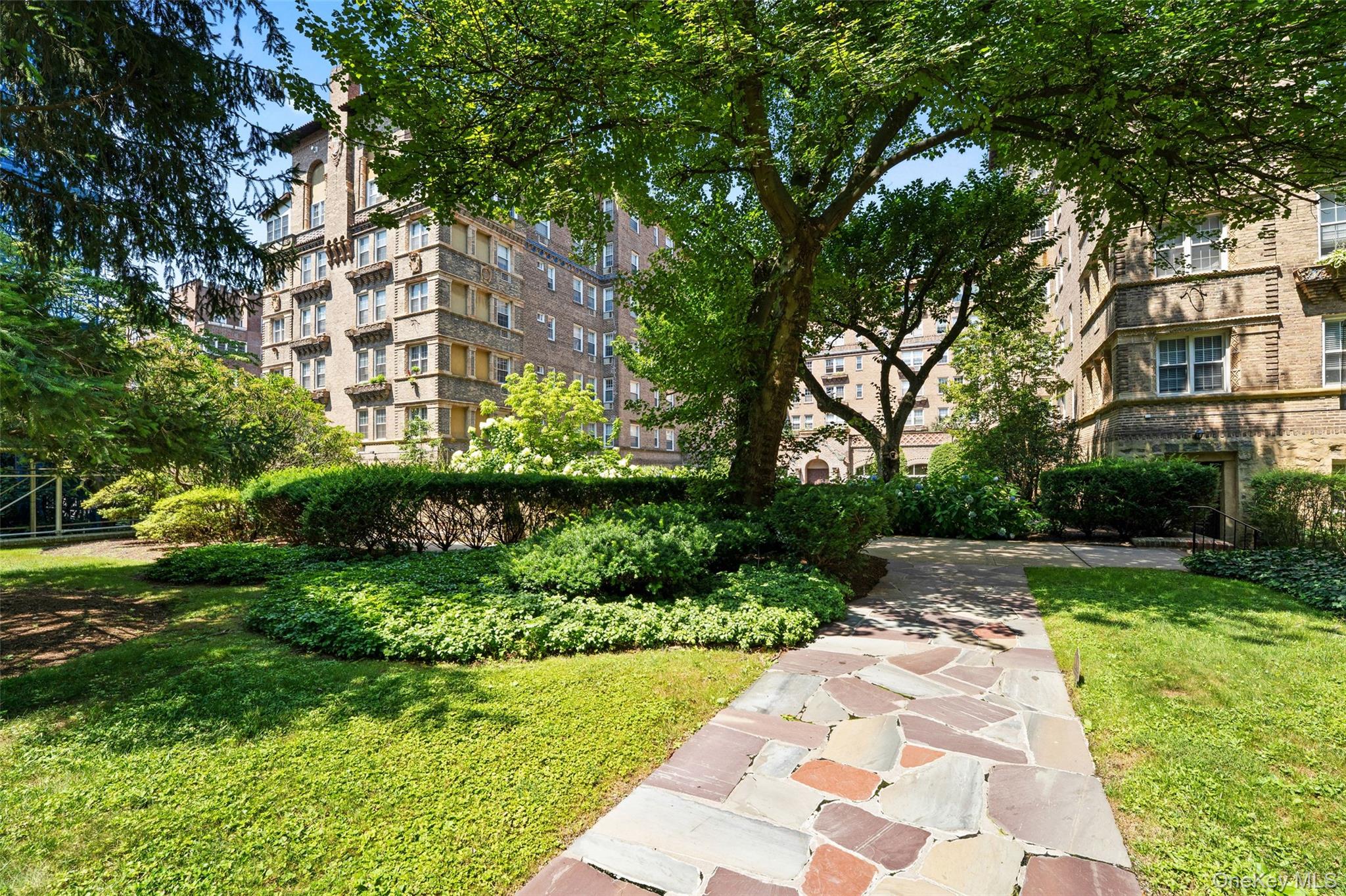 14 N Chatsworth Avenue Unit: 4M