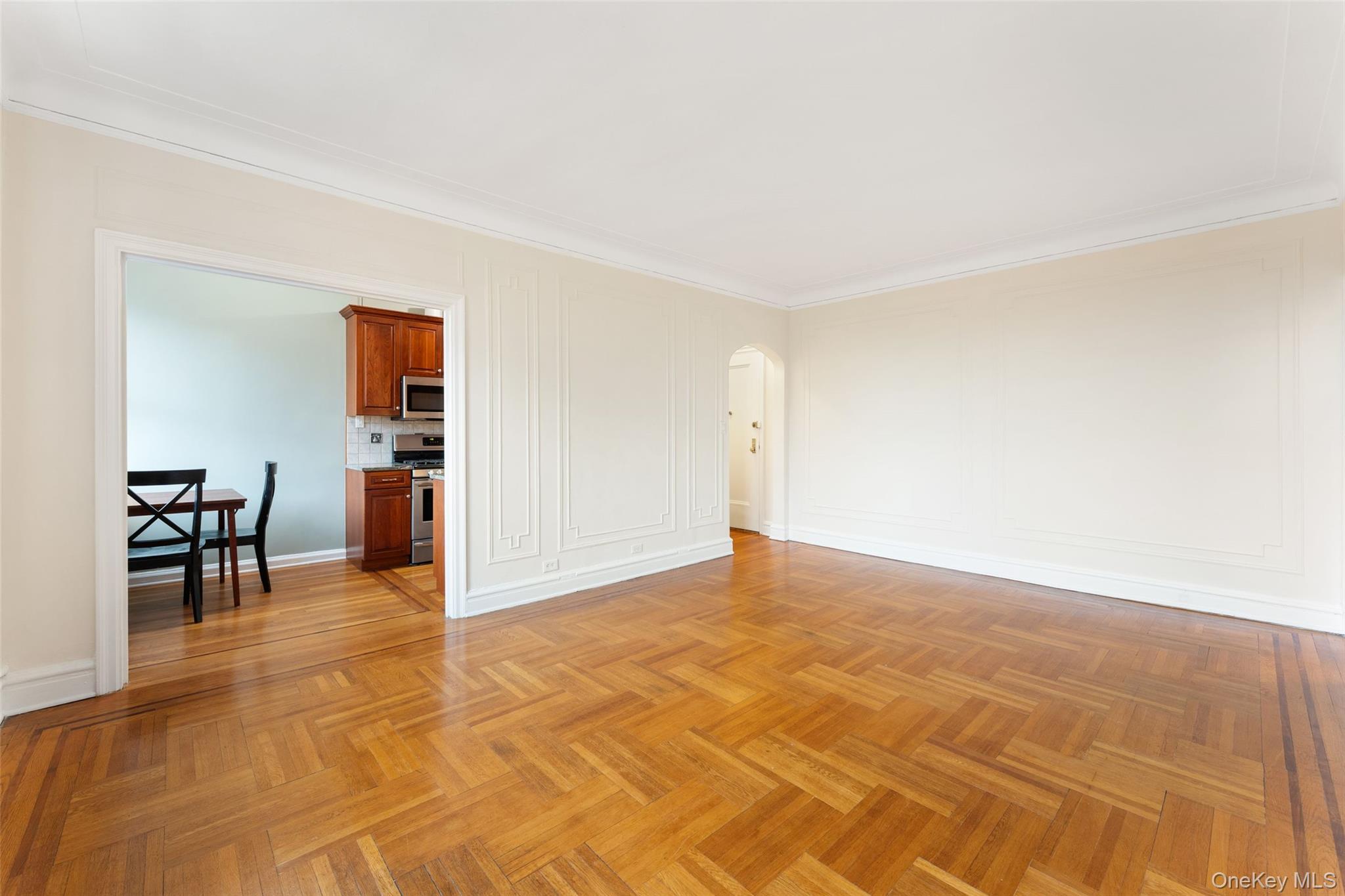 14 N Chatsworth Avenue Unit: 4M