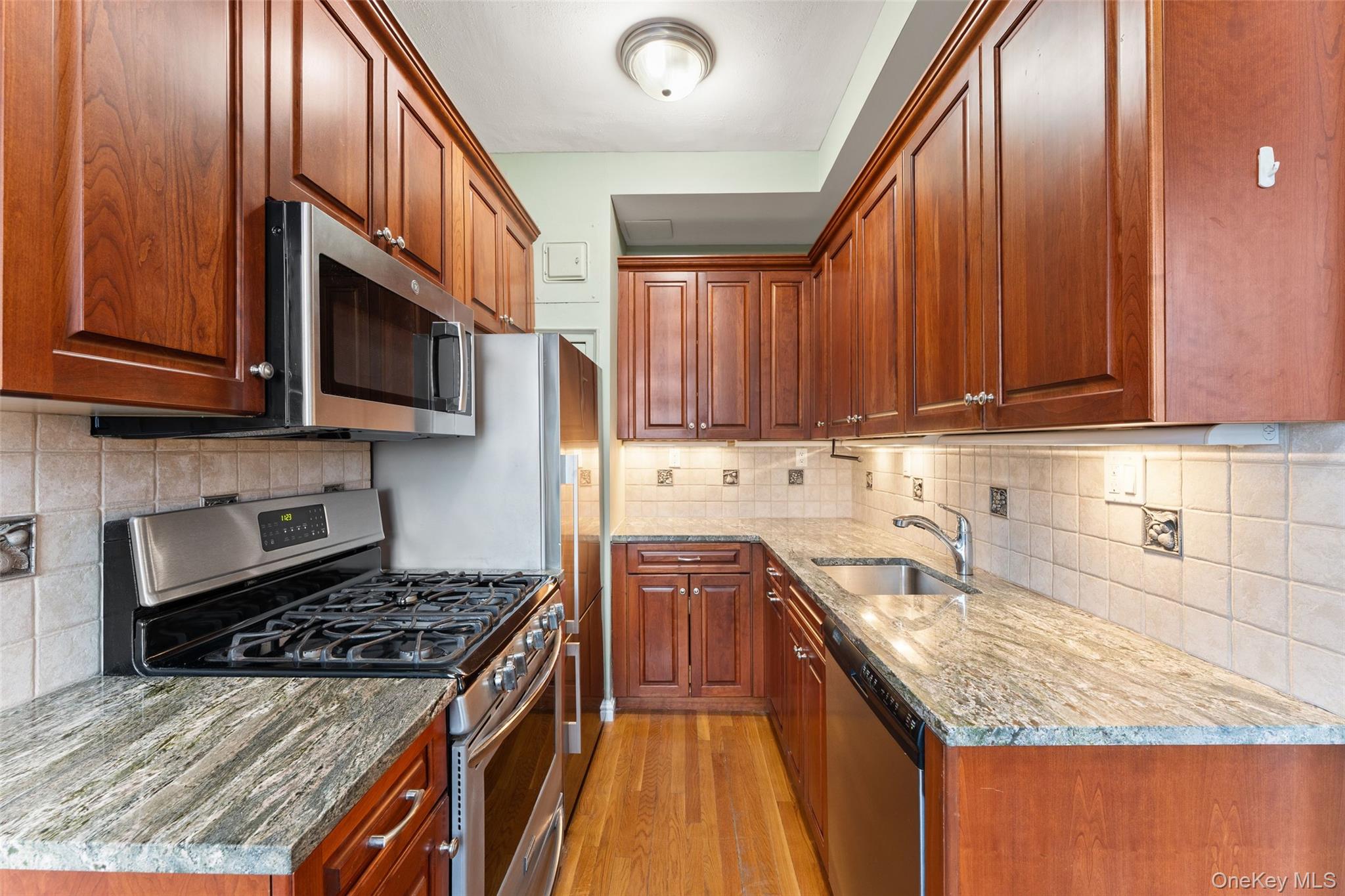 14 N Chatsworth Avenue Unit: 4M