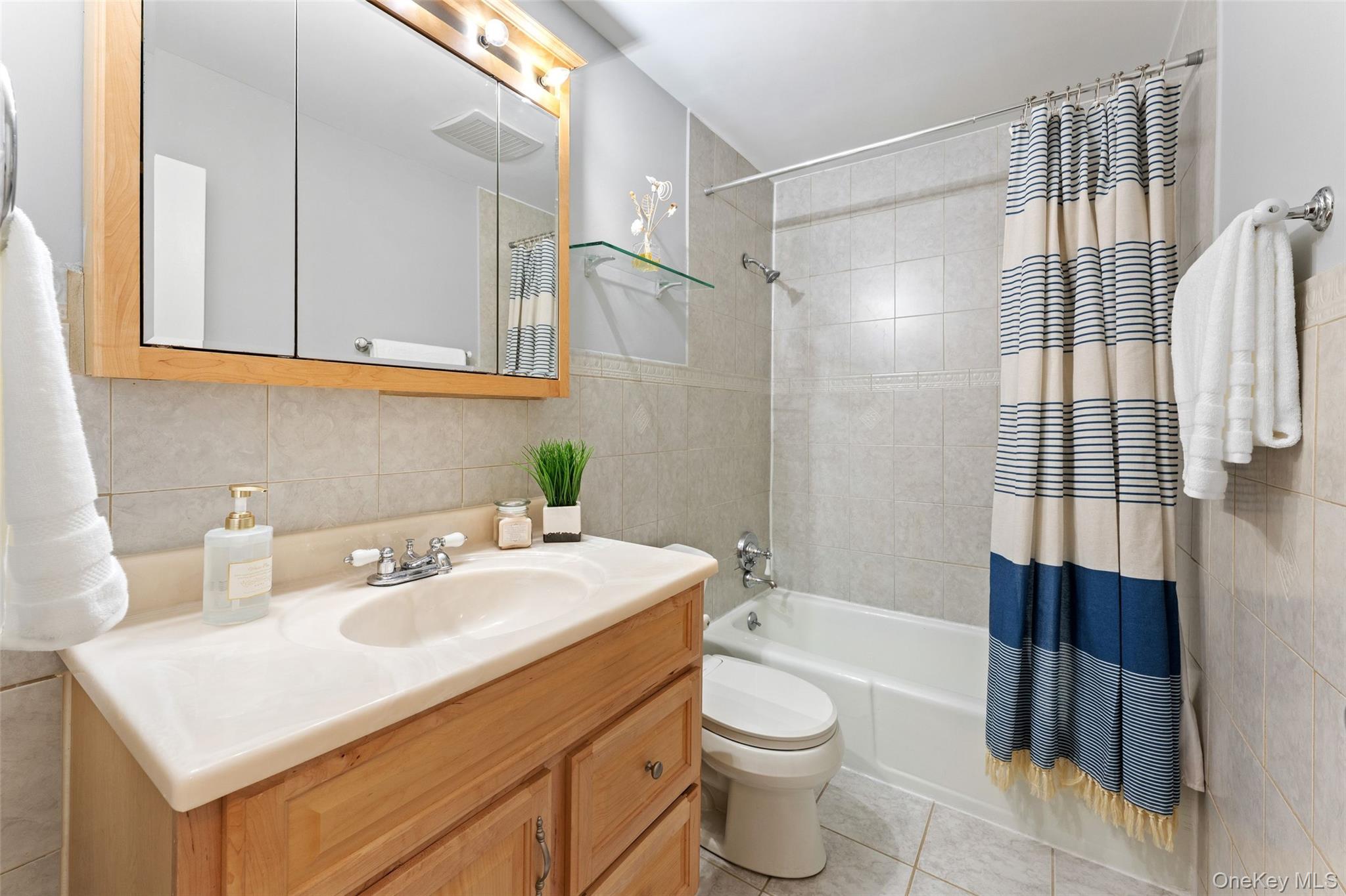 1200 Warburton Avenue Unit: 16