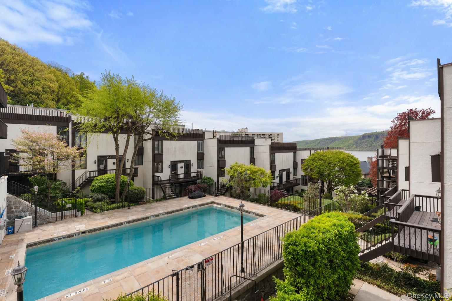 1200 Warburton Avenue Unit: 16