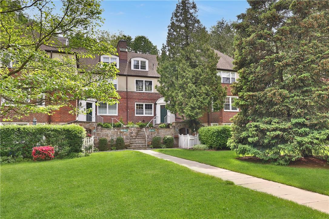 11 Sentry Place Unit: 2D