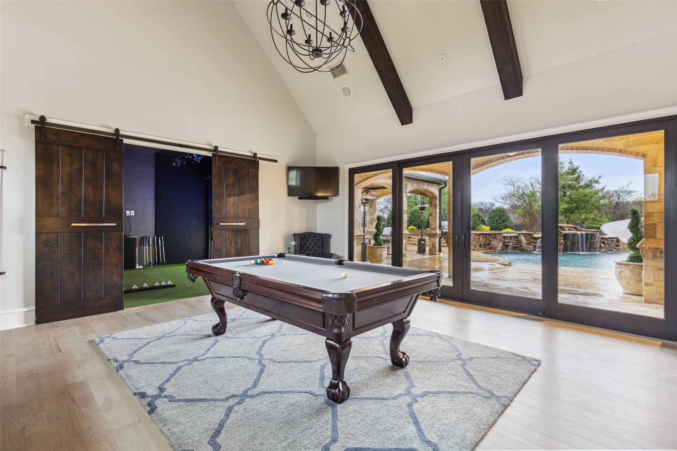 1725 Bur Oak Drive