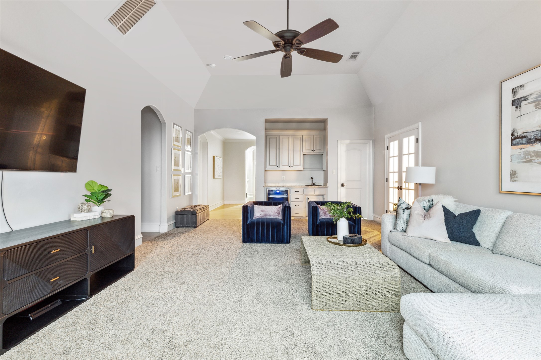 1725 Bur Oak Drive