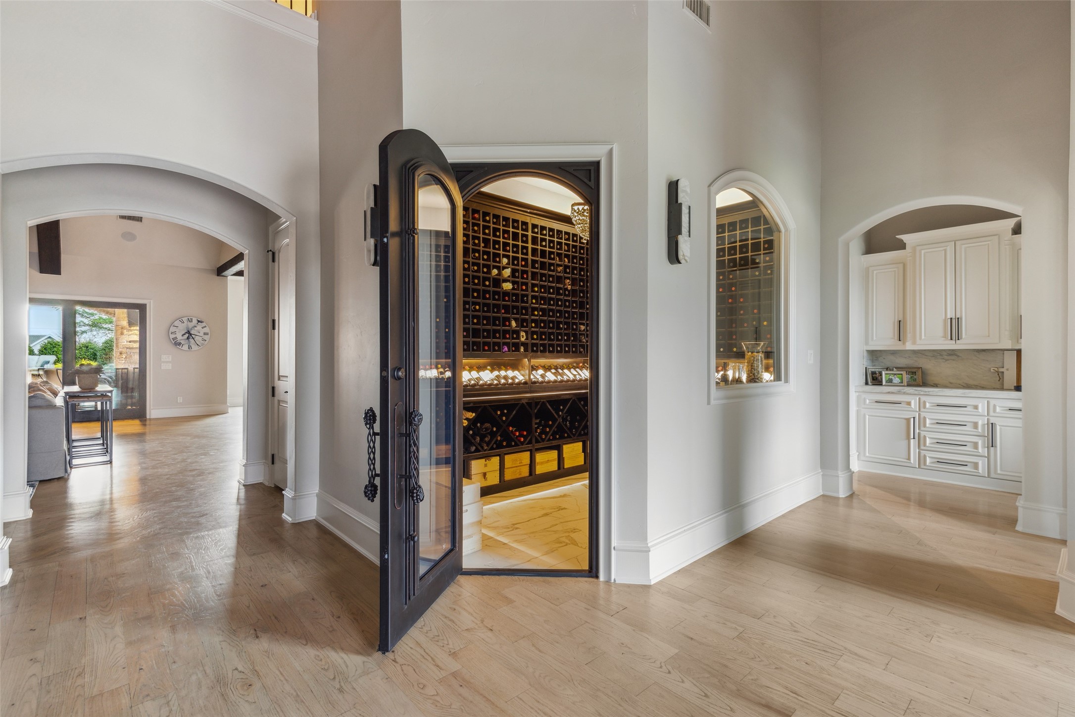 1725 Bur Oak Drive