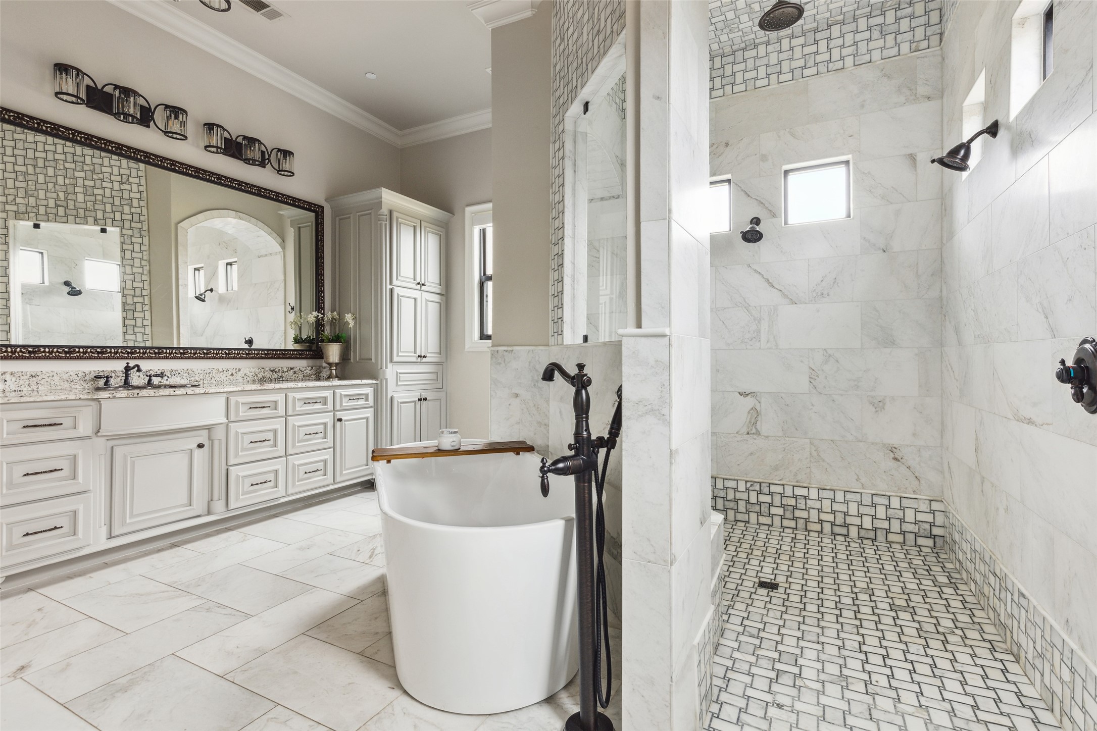 1725 Bur Oak Drive