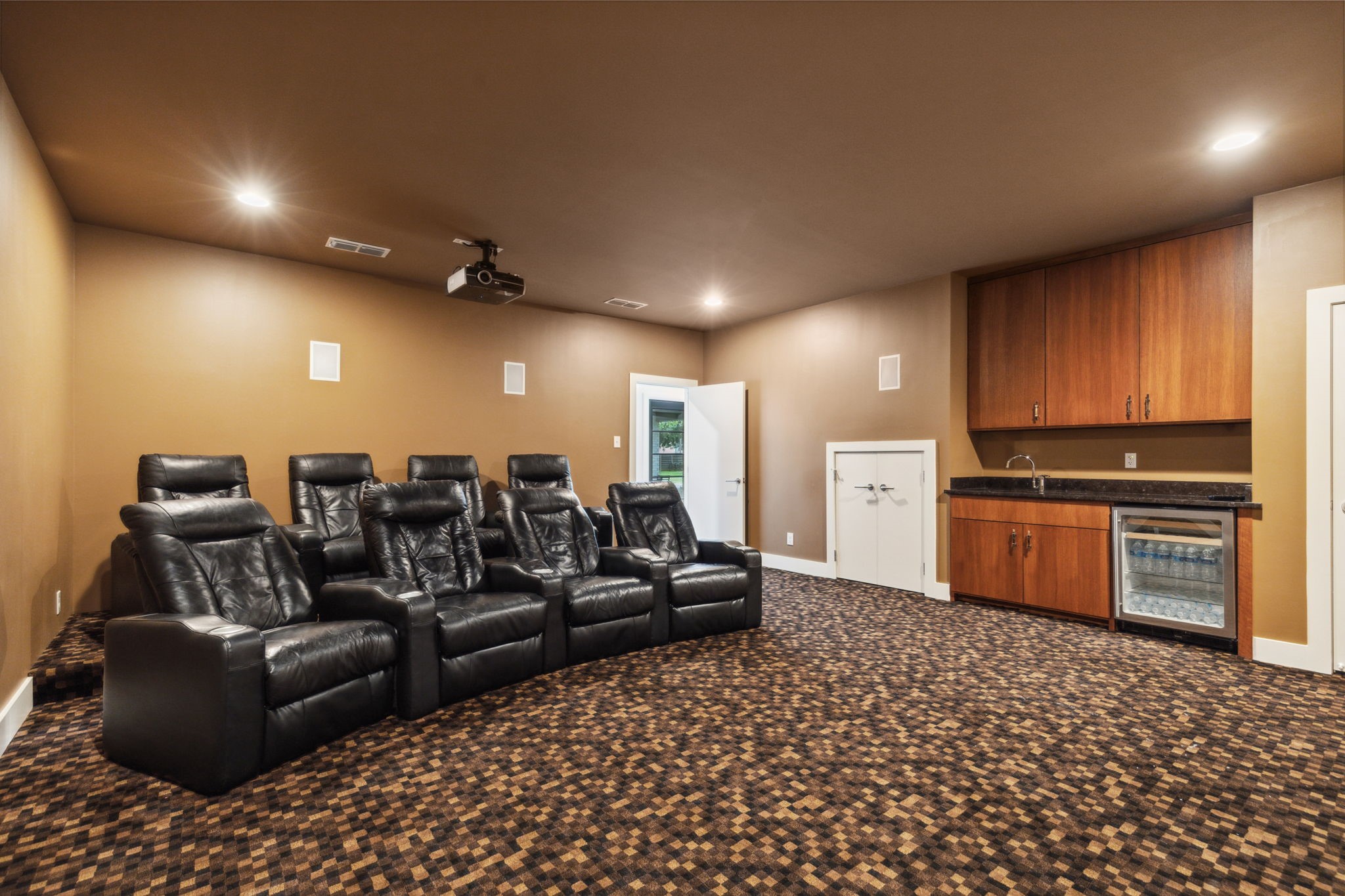 144 Shady Dale Lane