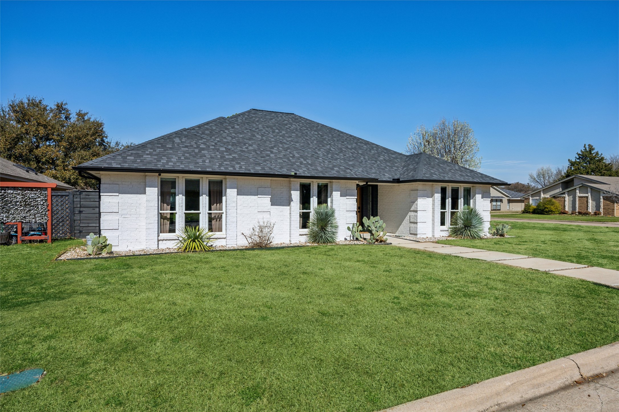 8 Roaring Creek Court