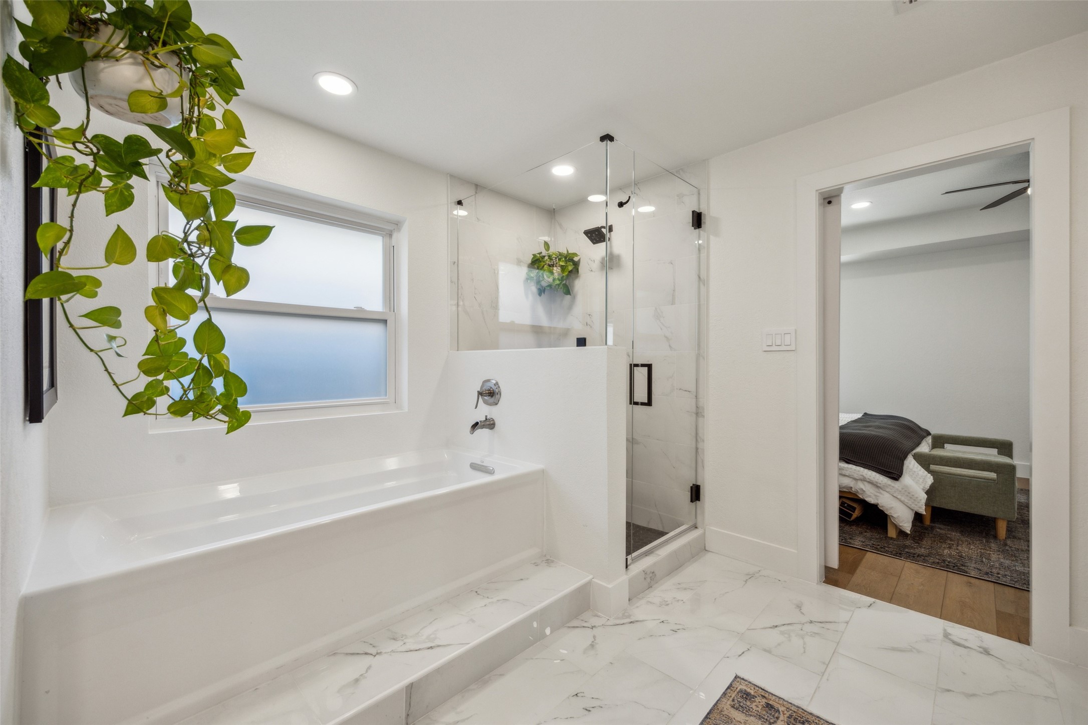 8 Roaring Creek Court