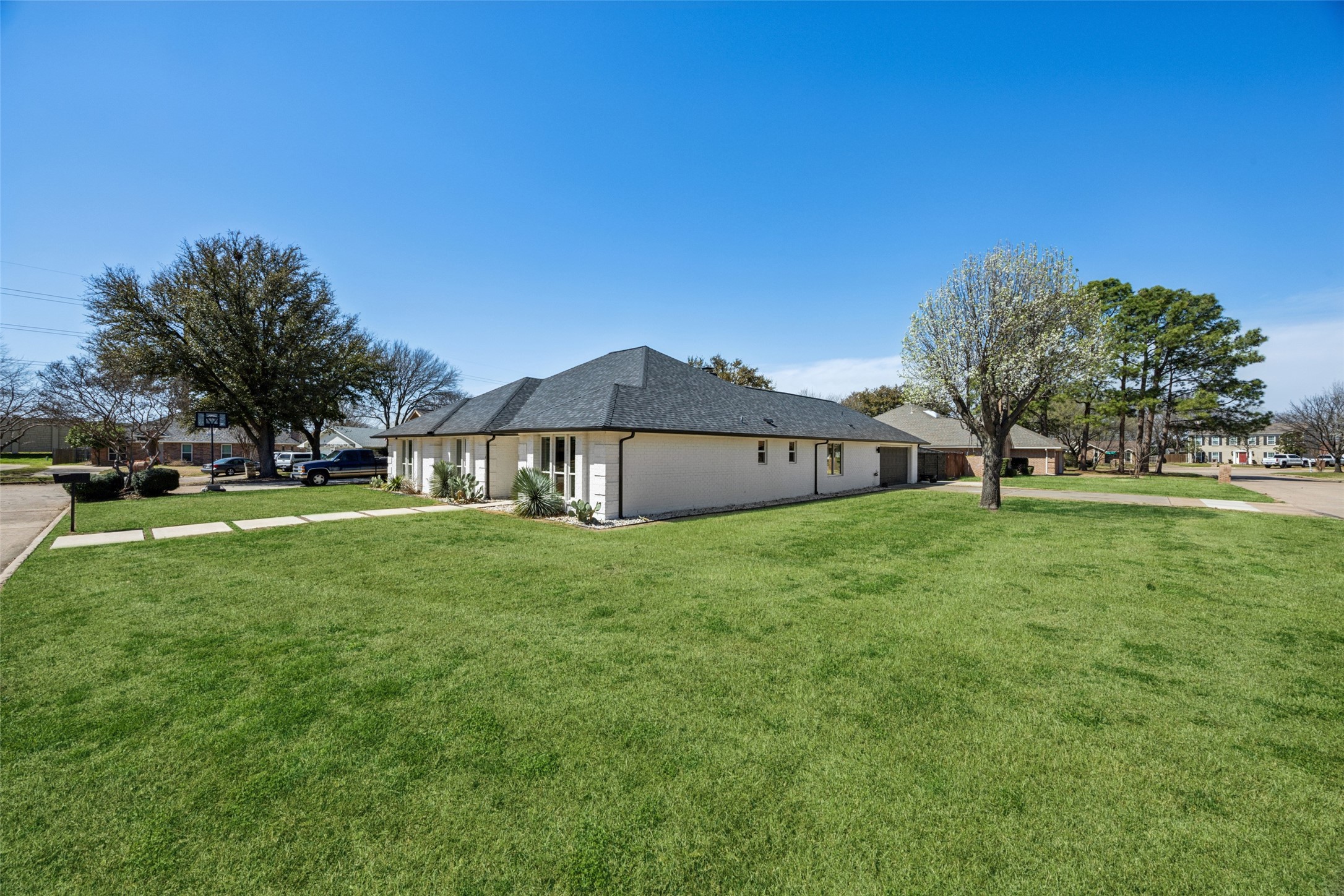 8 Roaring Creek Court