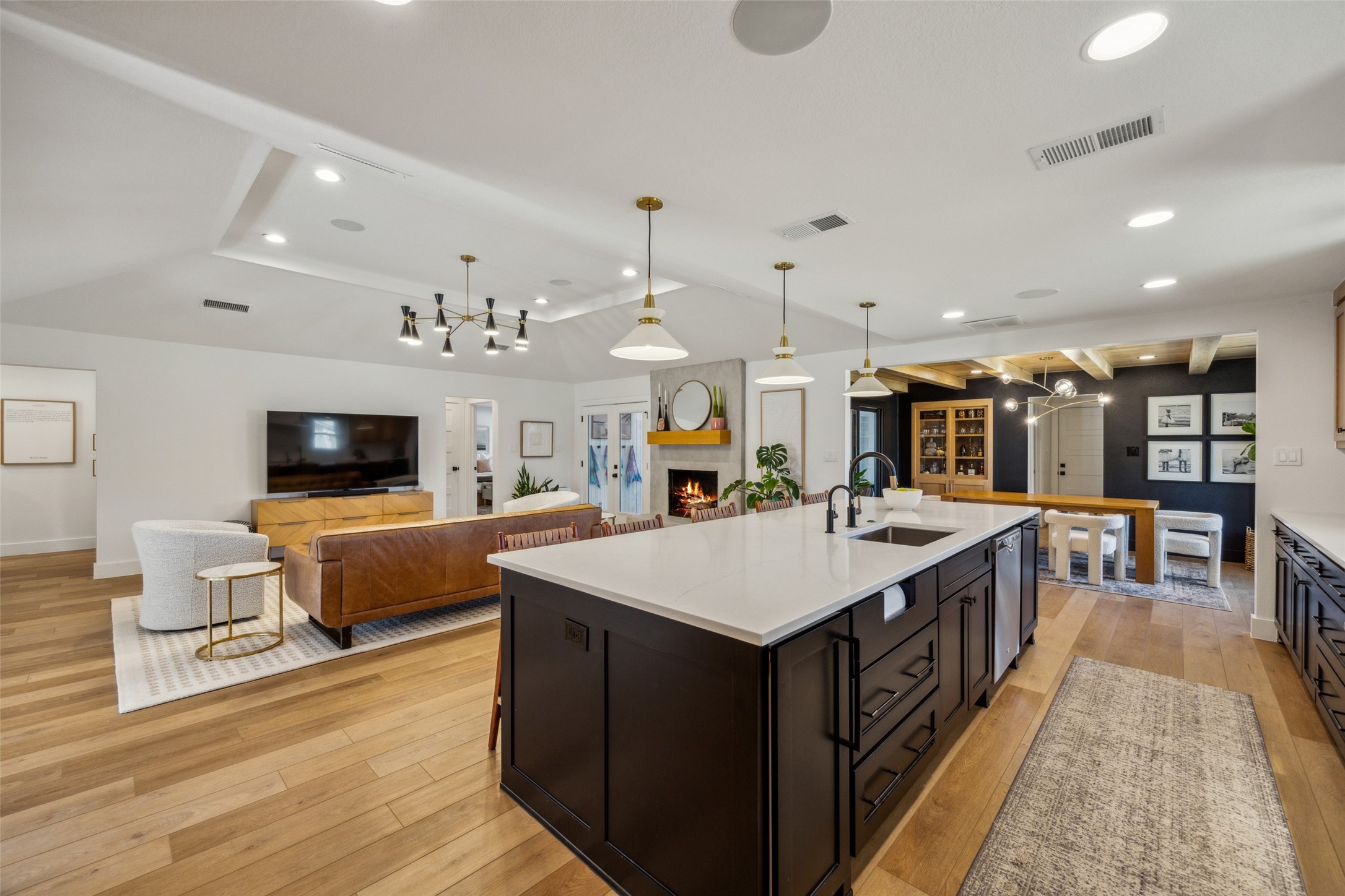 8 Roaring Creek Court