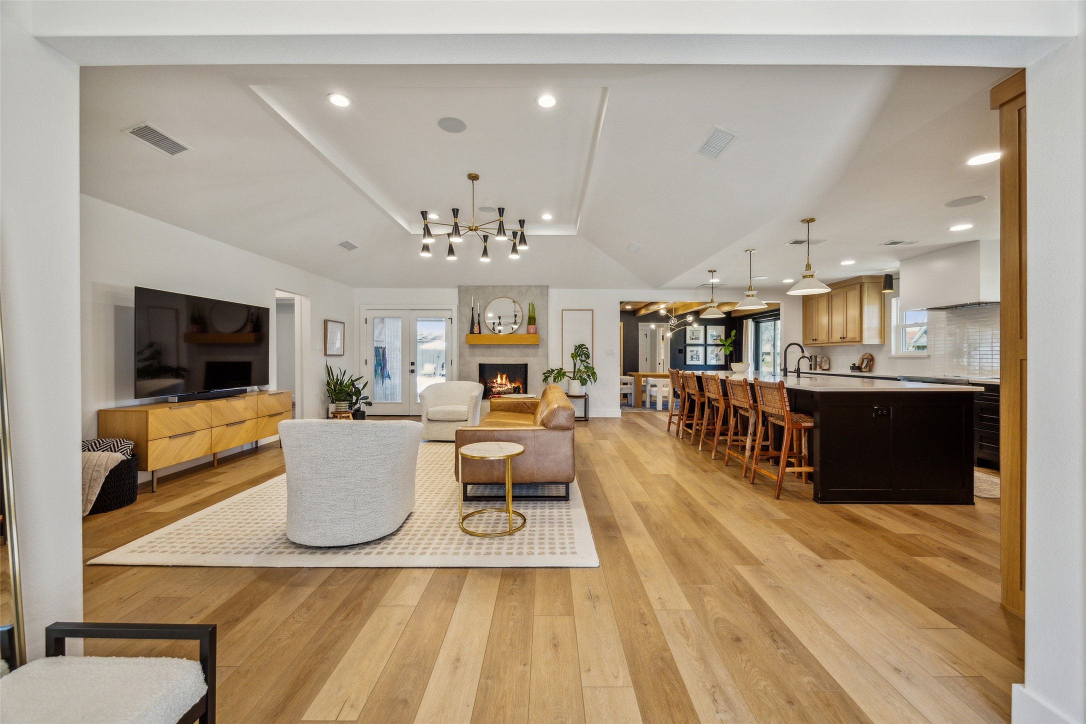 8 Roaring Creek Court