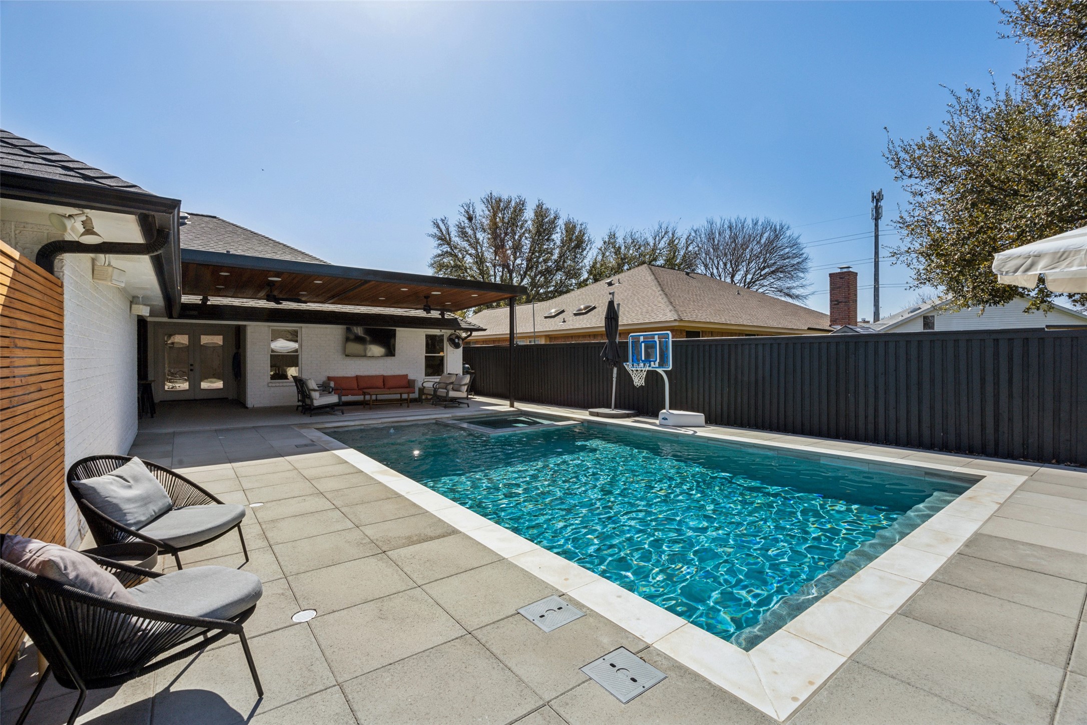 8 Roaring Creek Court