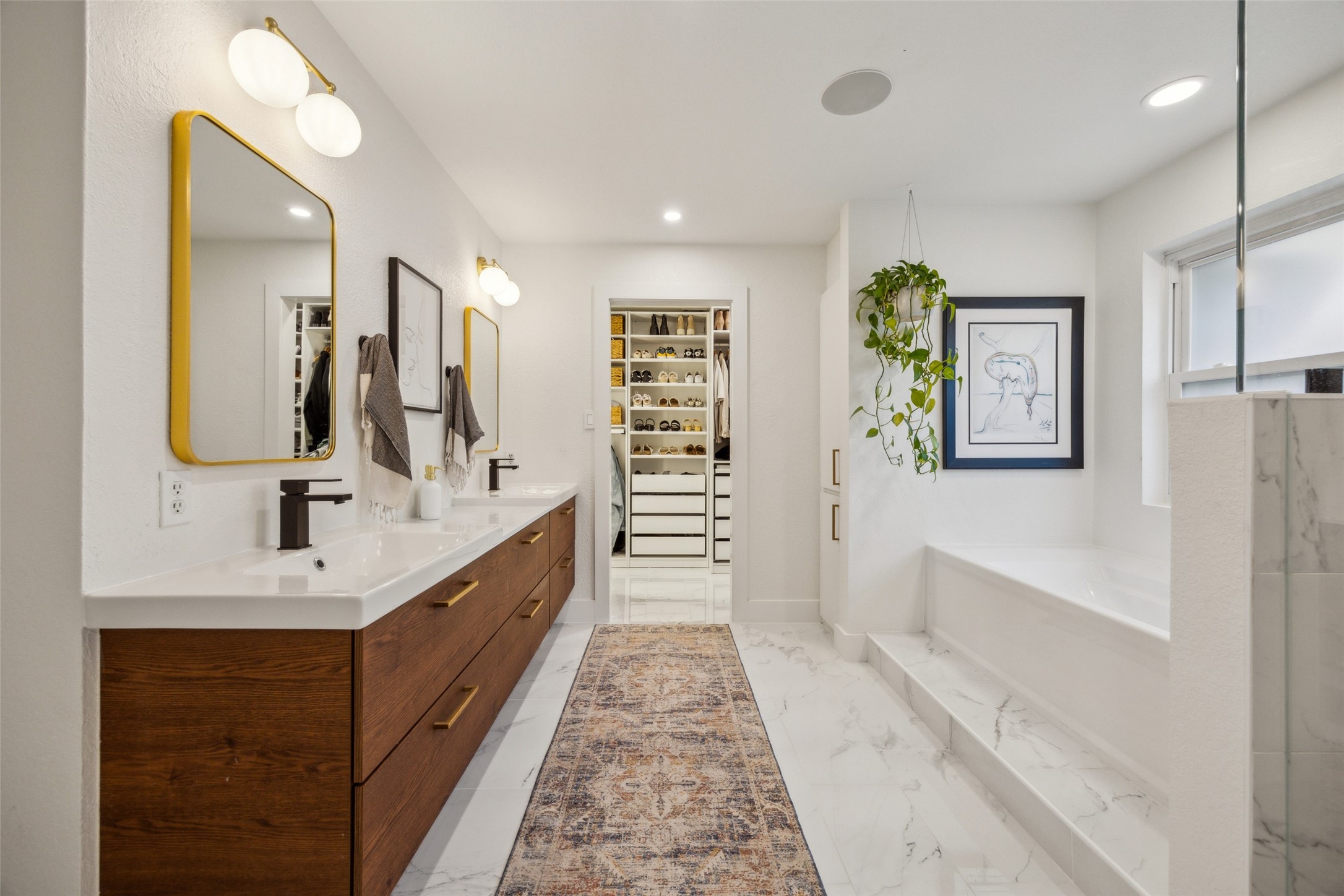 8 Roaring Creek Court