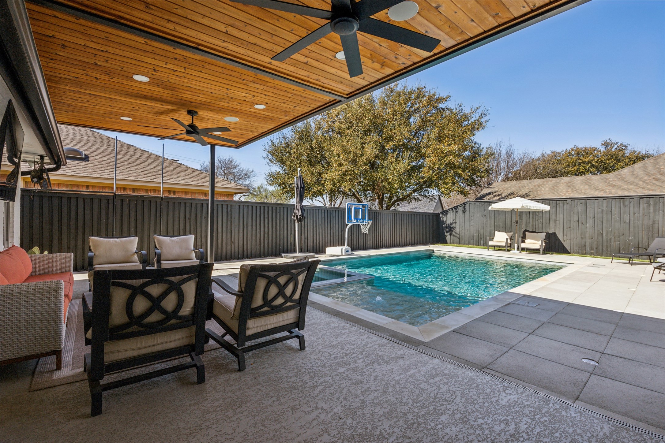 8 Roaring Creek Court
