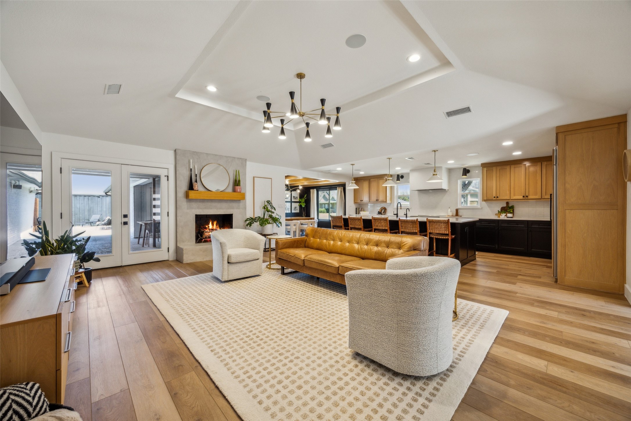 8 Roaring Creek Court