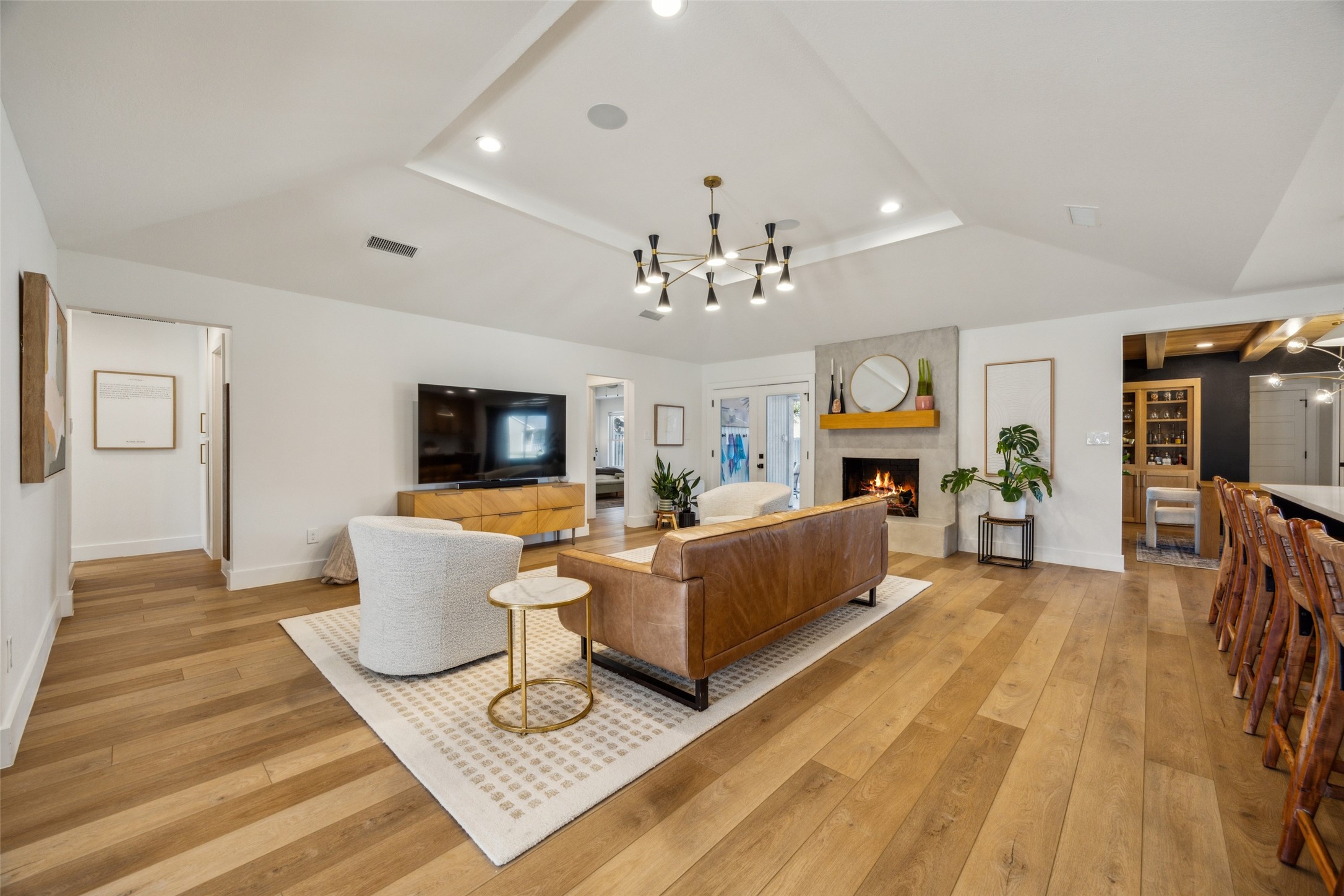 8 Roaring Creek Court