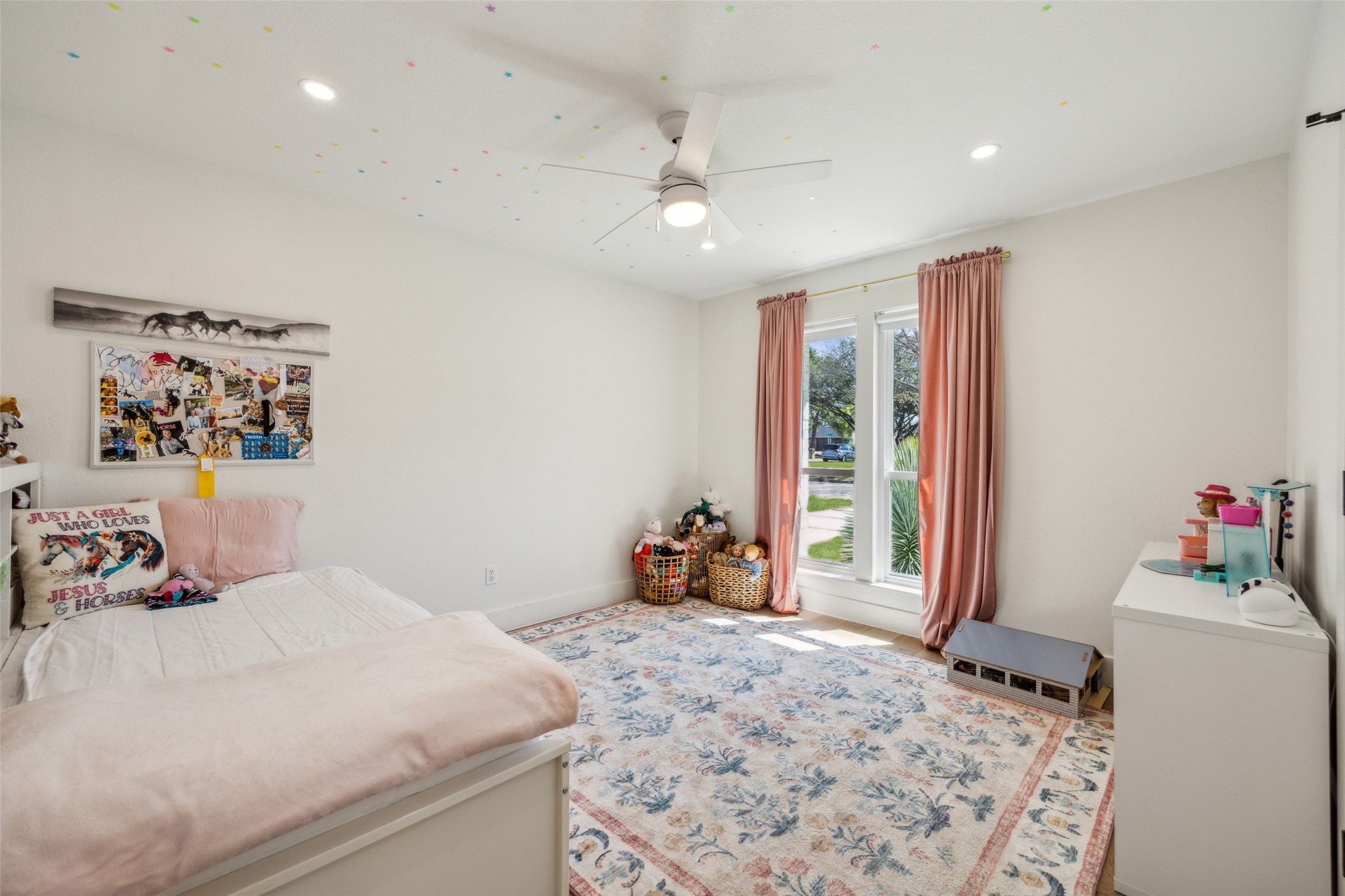 8 Roaring Creek Court