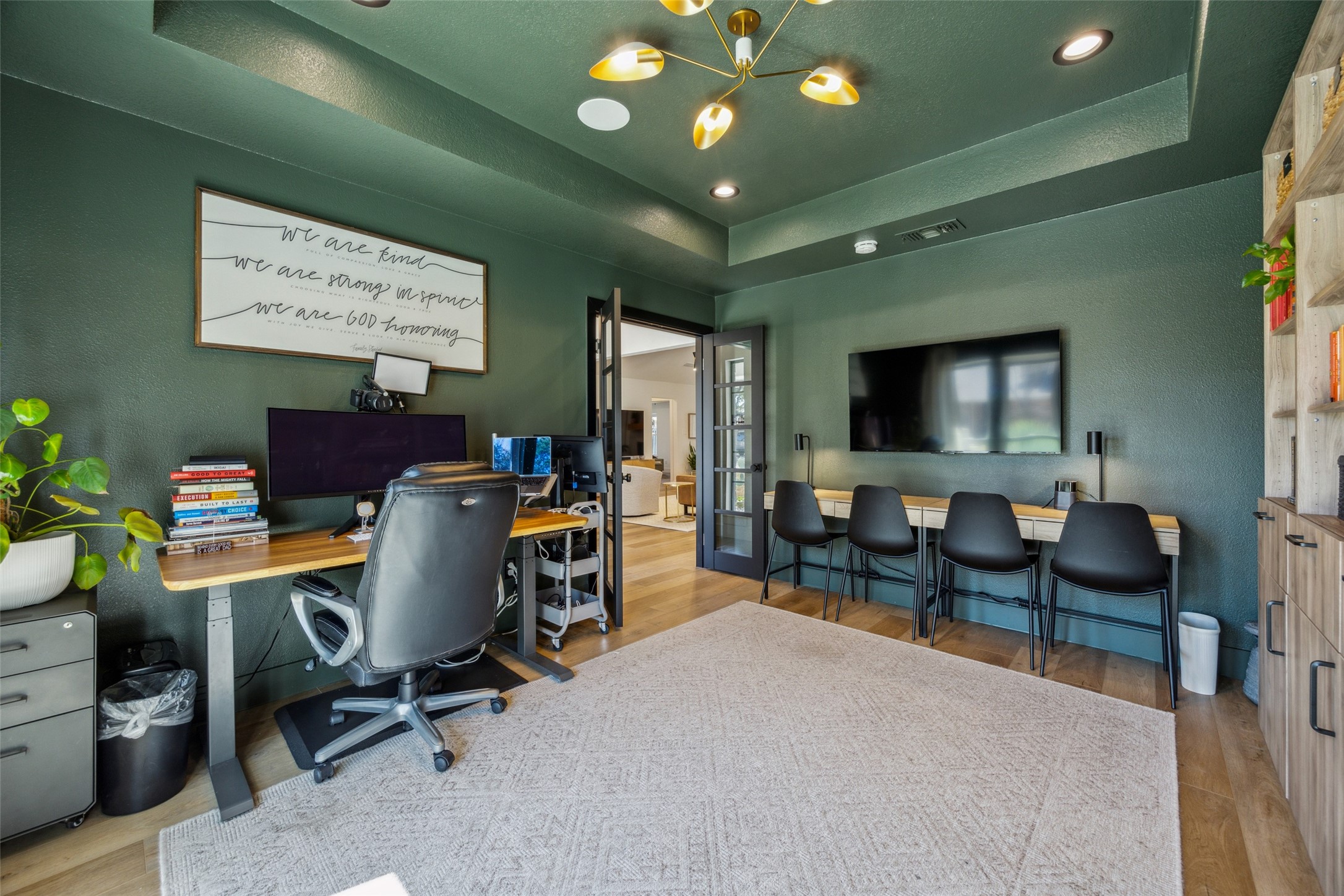 8 Roaring Creek Court