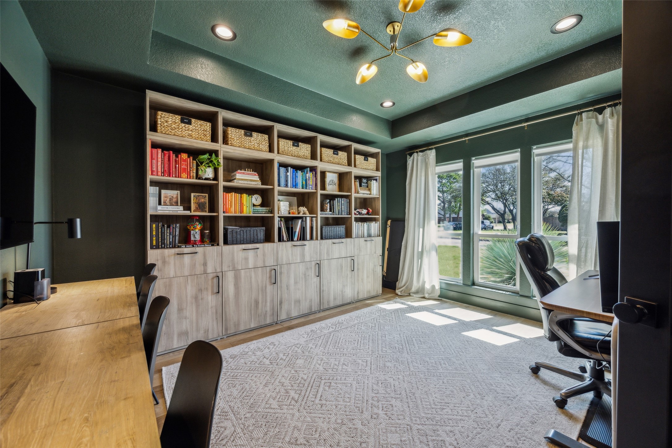 8 Roaring Creek Court