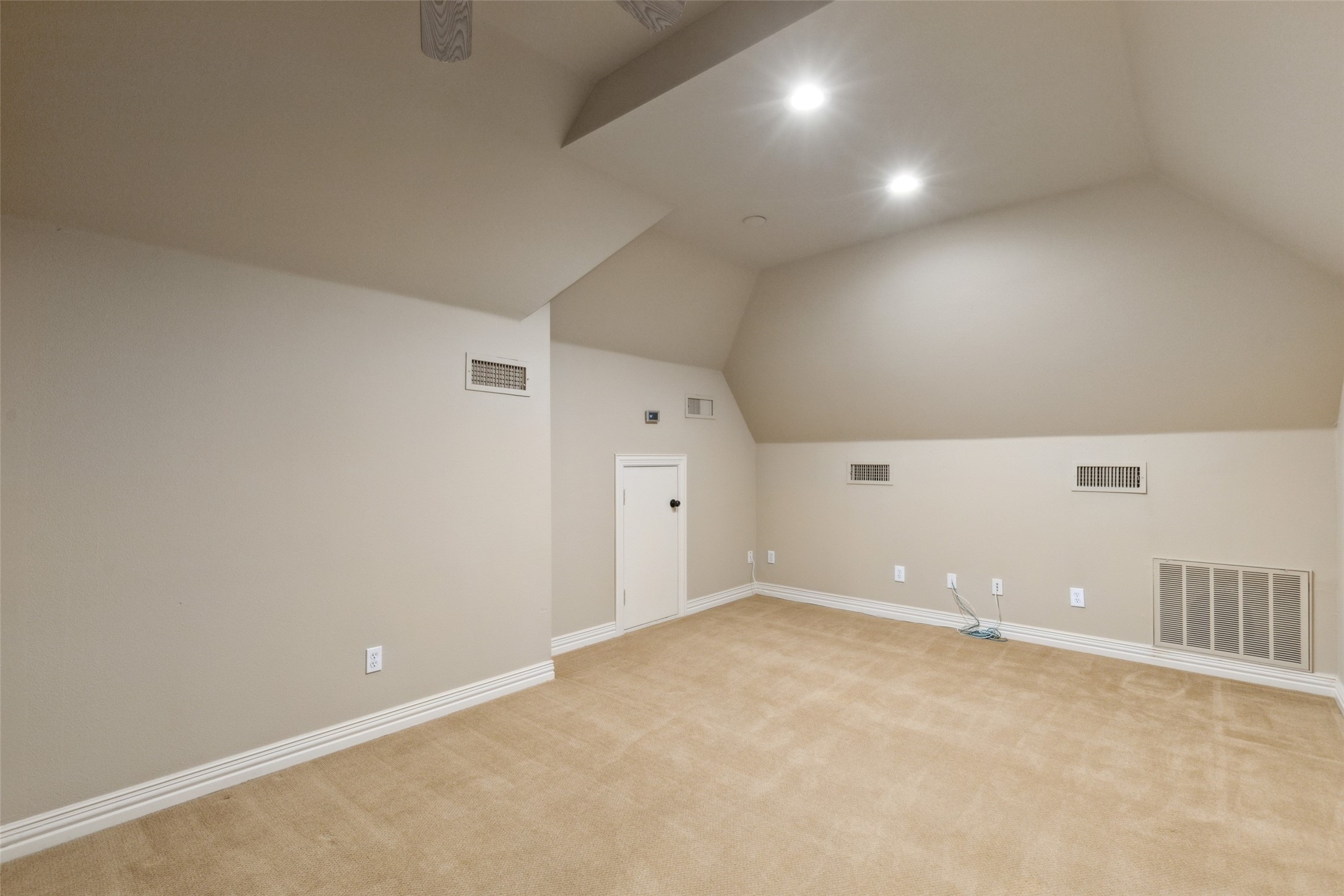 1409 Eagle Bend