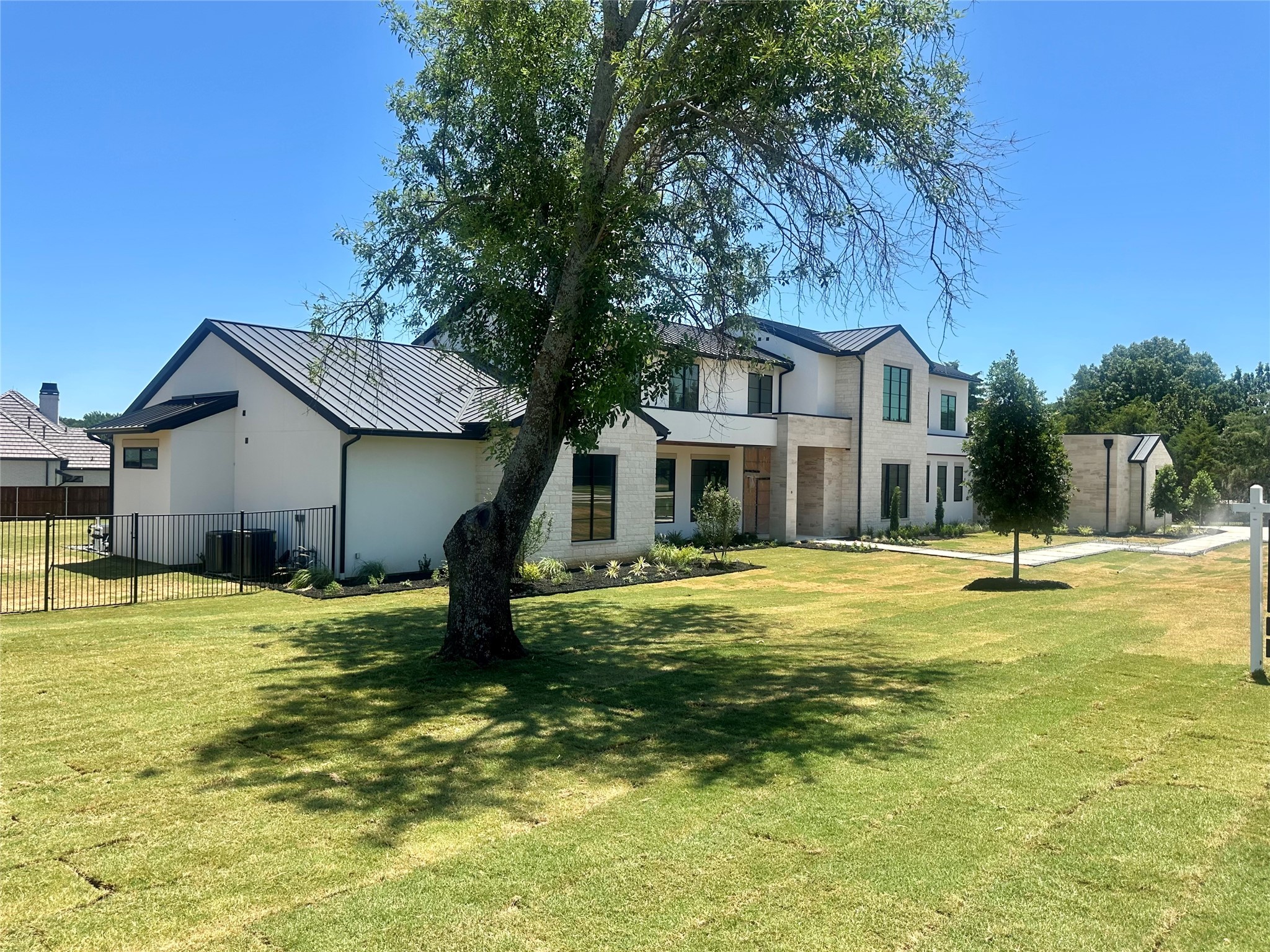 2625 Ridgecrest Drive