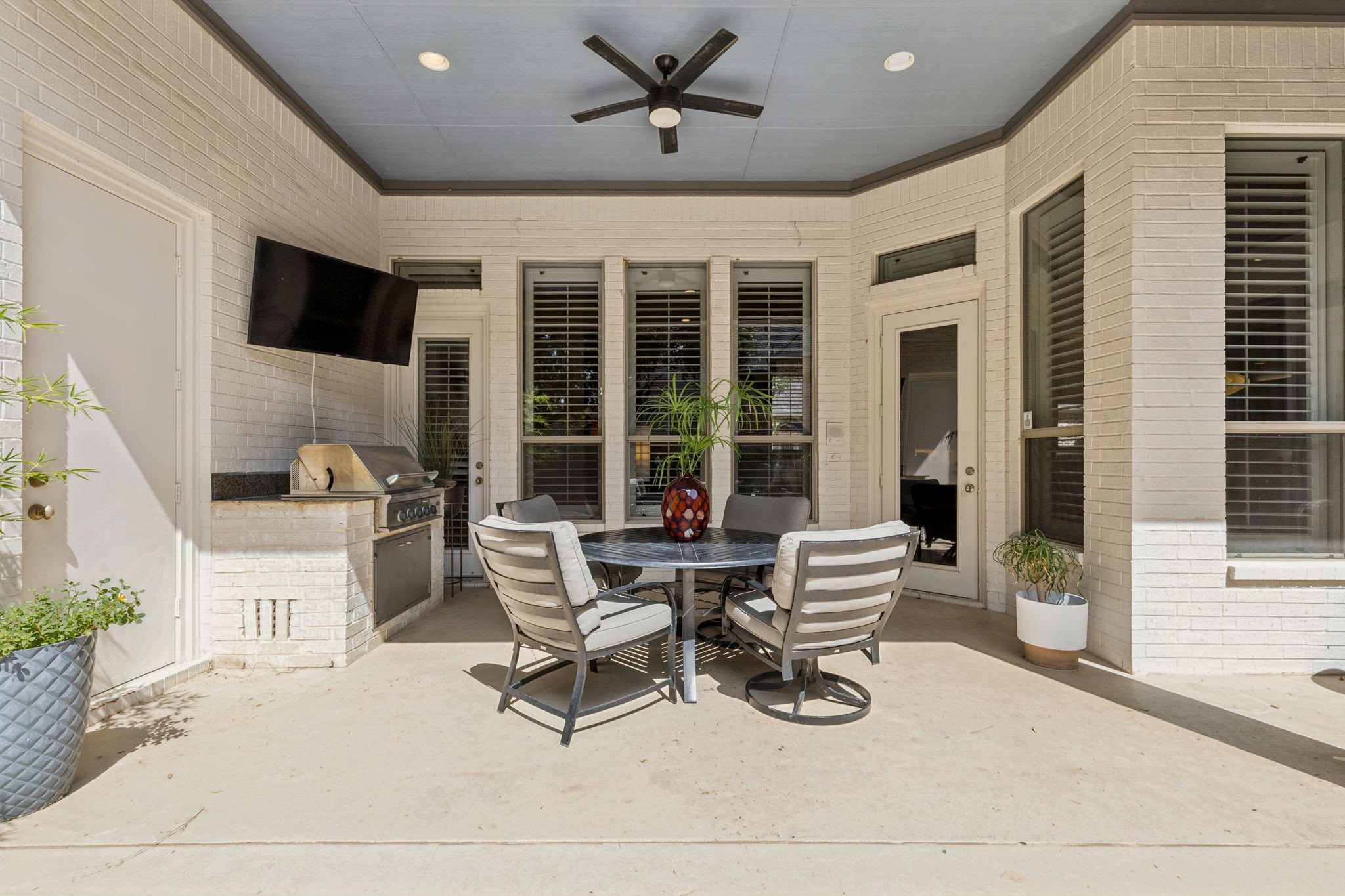 1202 Earlston Court