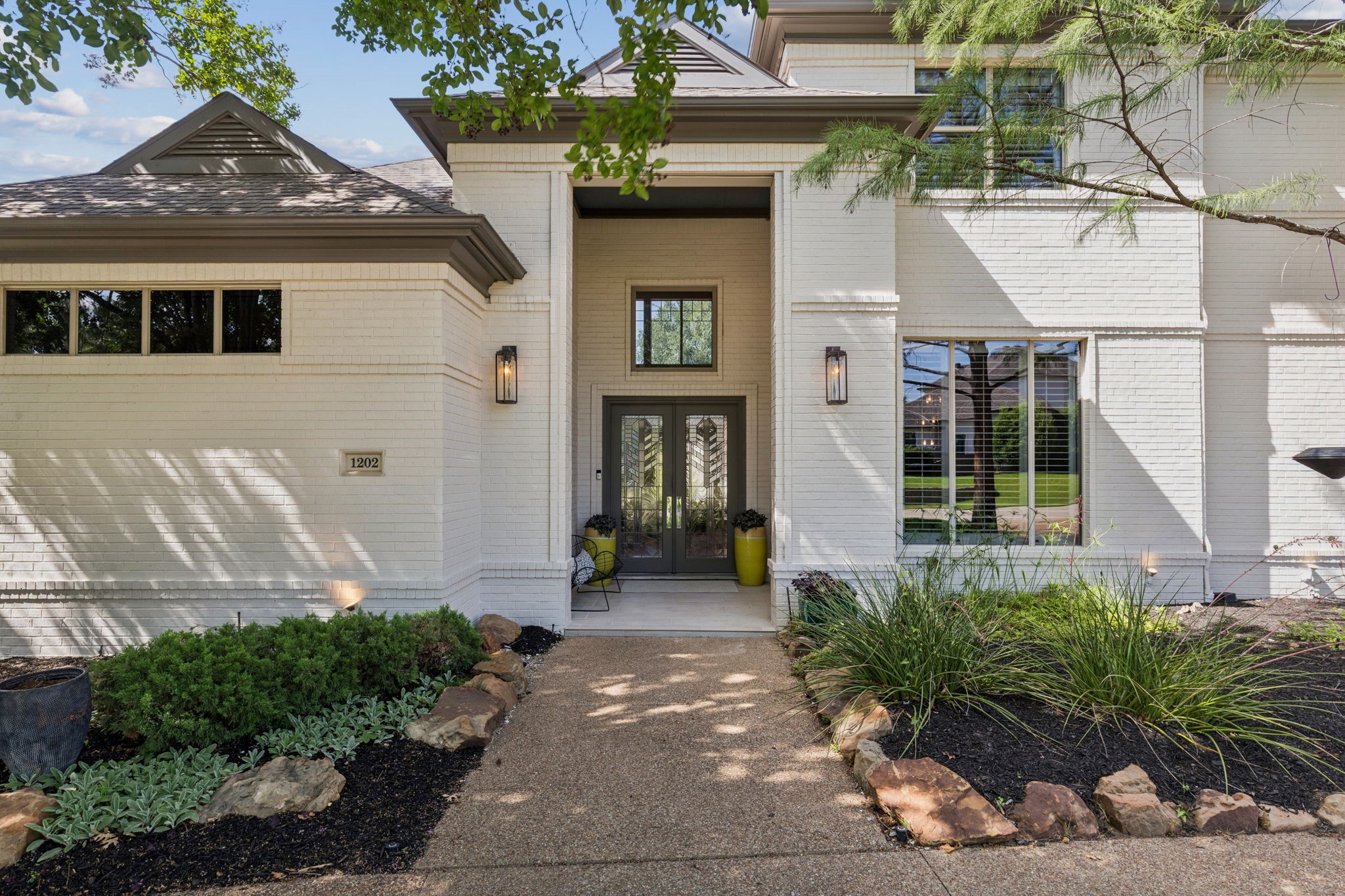 1202 Earlston Court