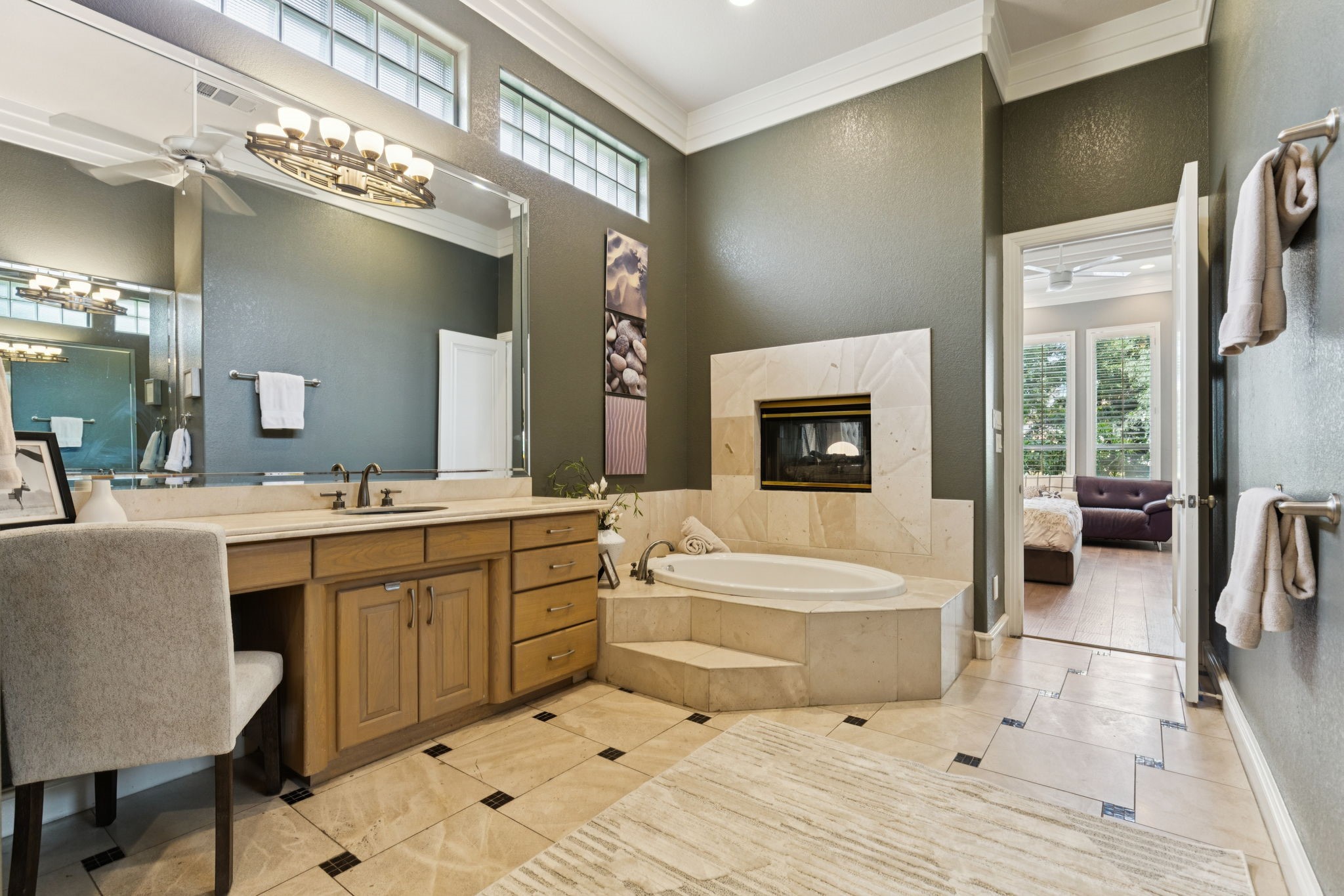 1202 Earlston Court