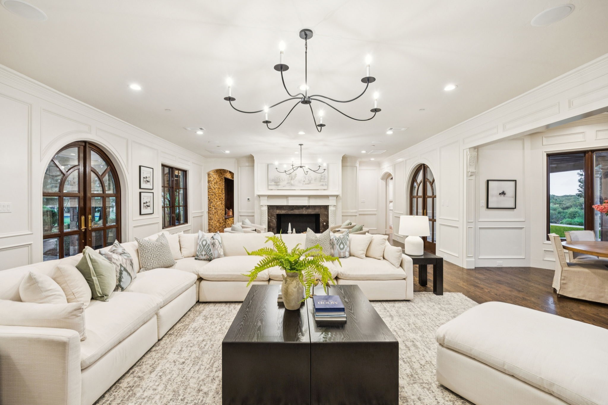 1900 Shady Oaks Drive