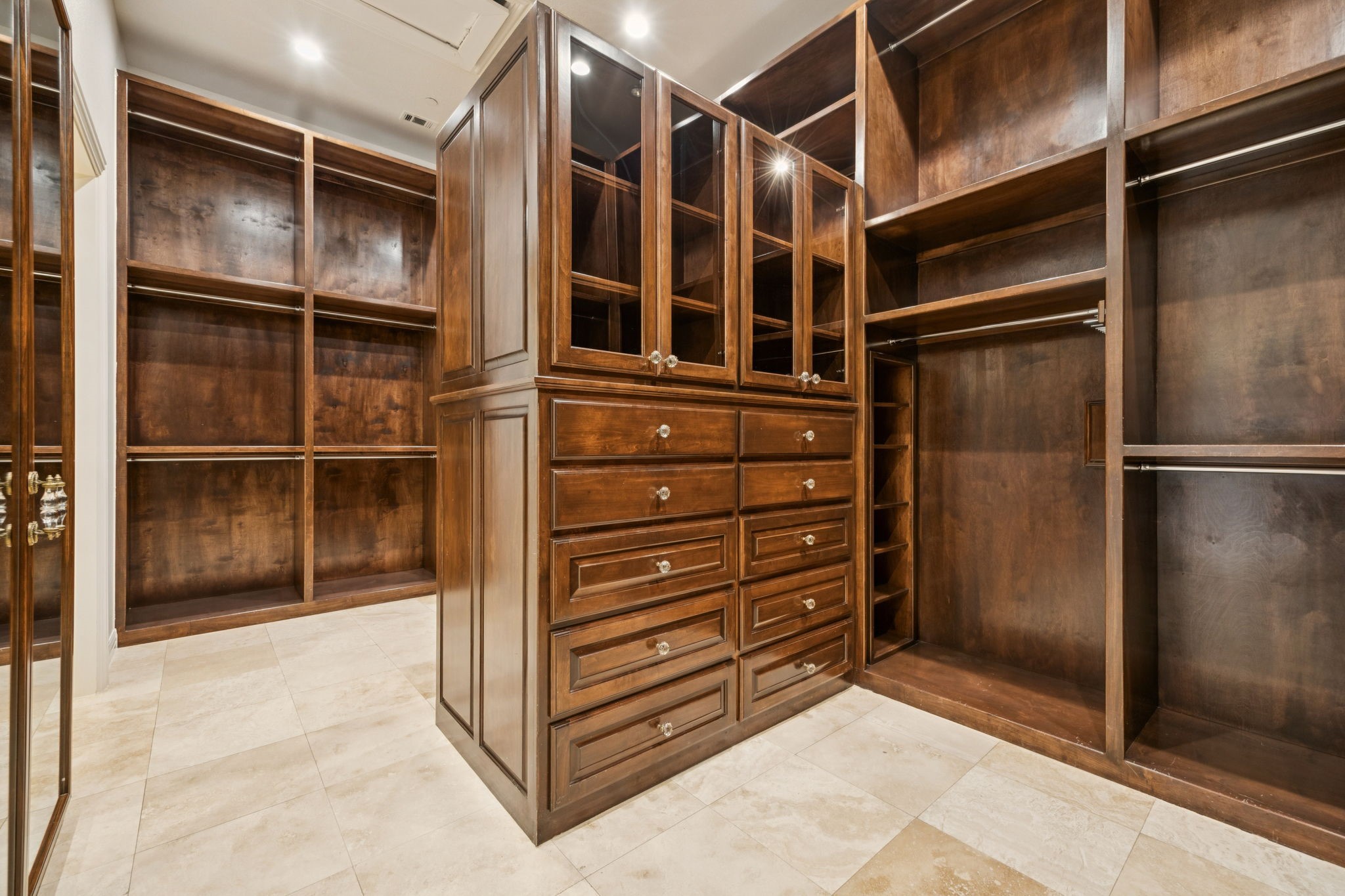 1900 Shady Oaks Drive