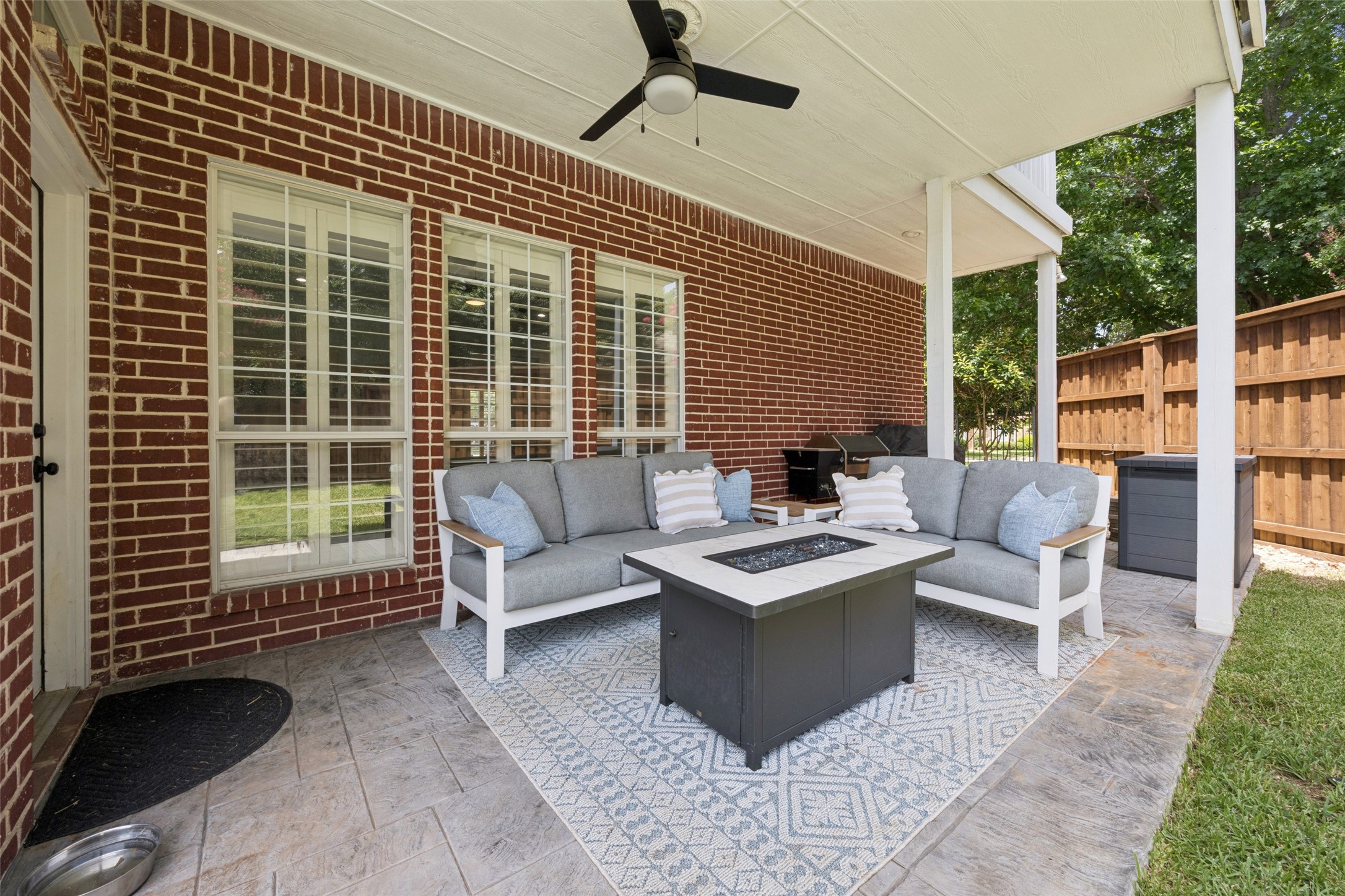 7904 Vista Ridge Drive S