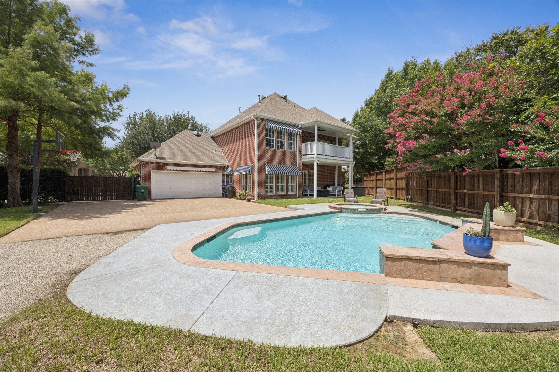 7904 Vista Ridge Drive S