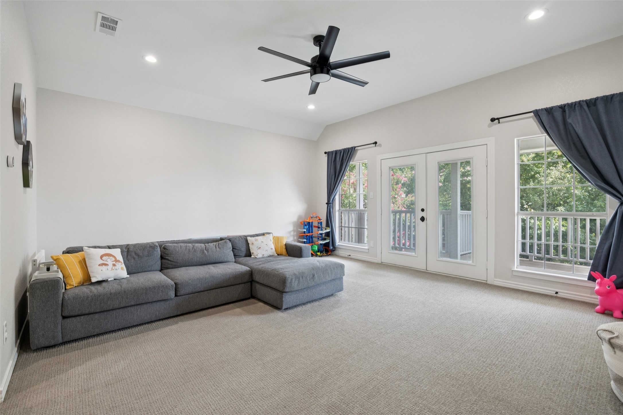 7904 Vista Ridge Drive S