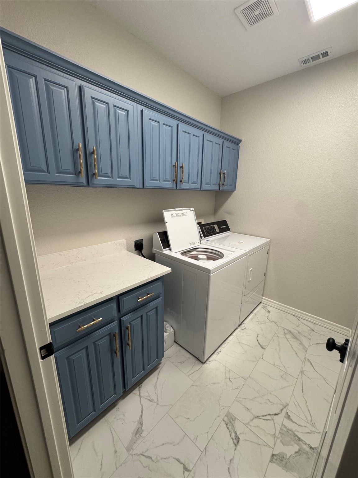 7904 Vista Ridge Drive S