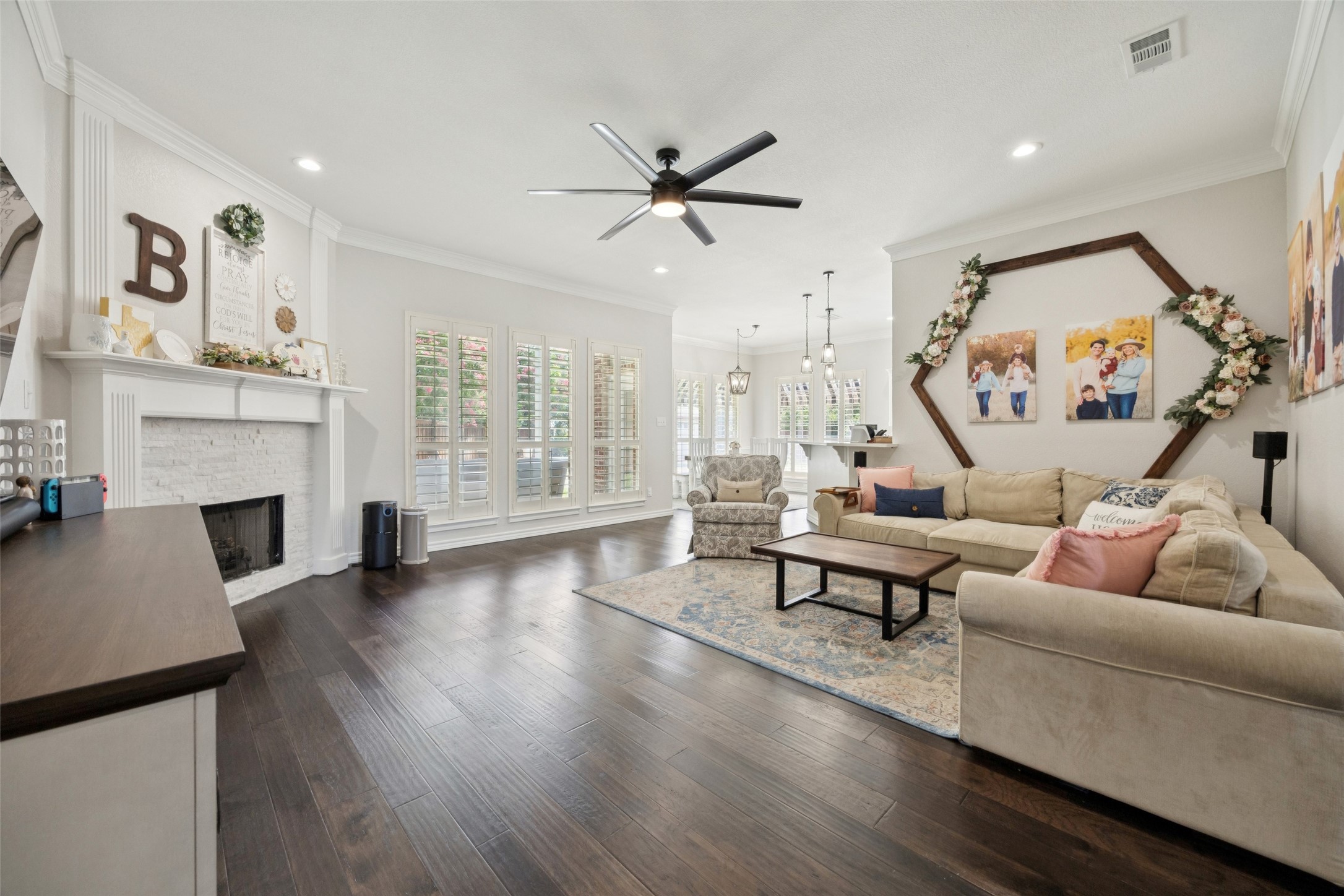 7904 Vista Ridge Drive S