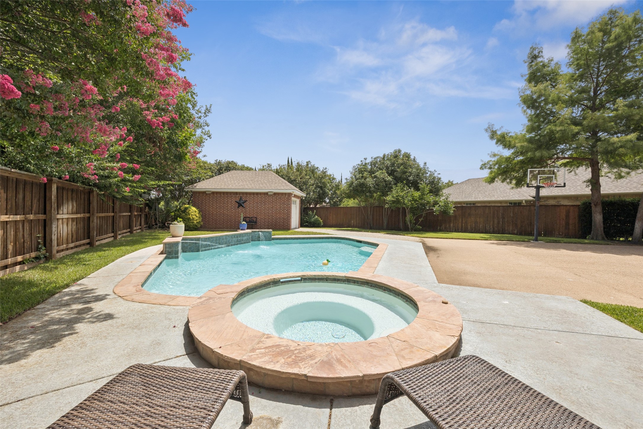 7904 Vista Ridge Drive S